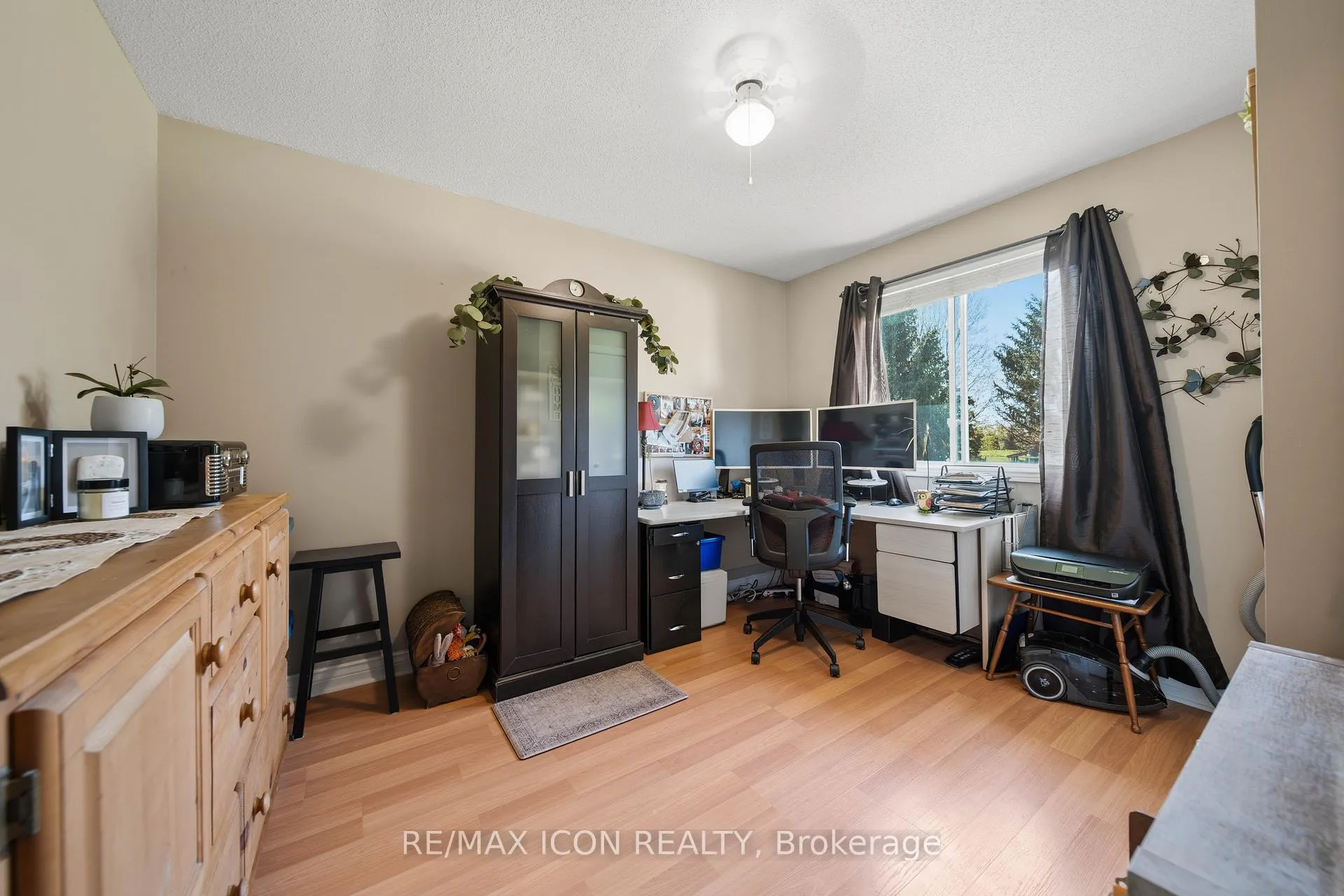 Photo 16 of 61 Carleton Court, Thames Centre, Dorchester — HOMEH
