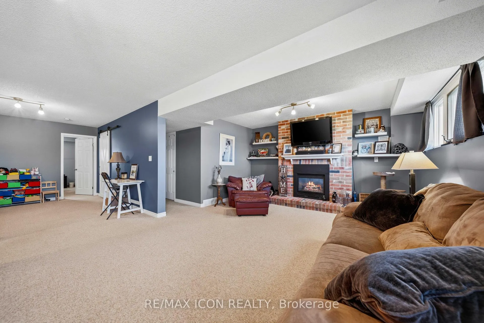 Photo 19 of 61 Carleton Court, Thames Centre, Dorchester — HOMEH