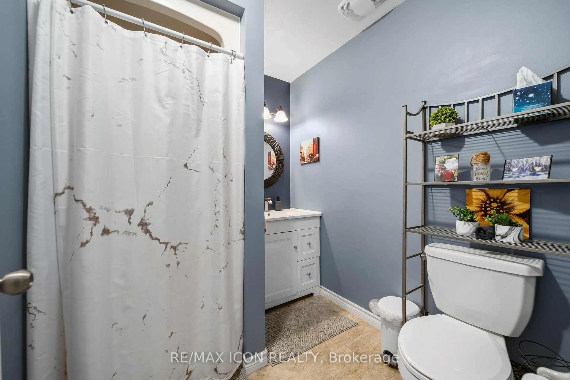 Photo 22 of 61 Carleton Court, Thames Centre, Dorchester — HOMEH