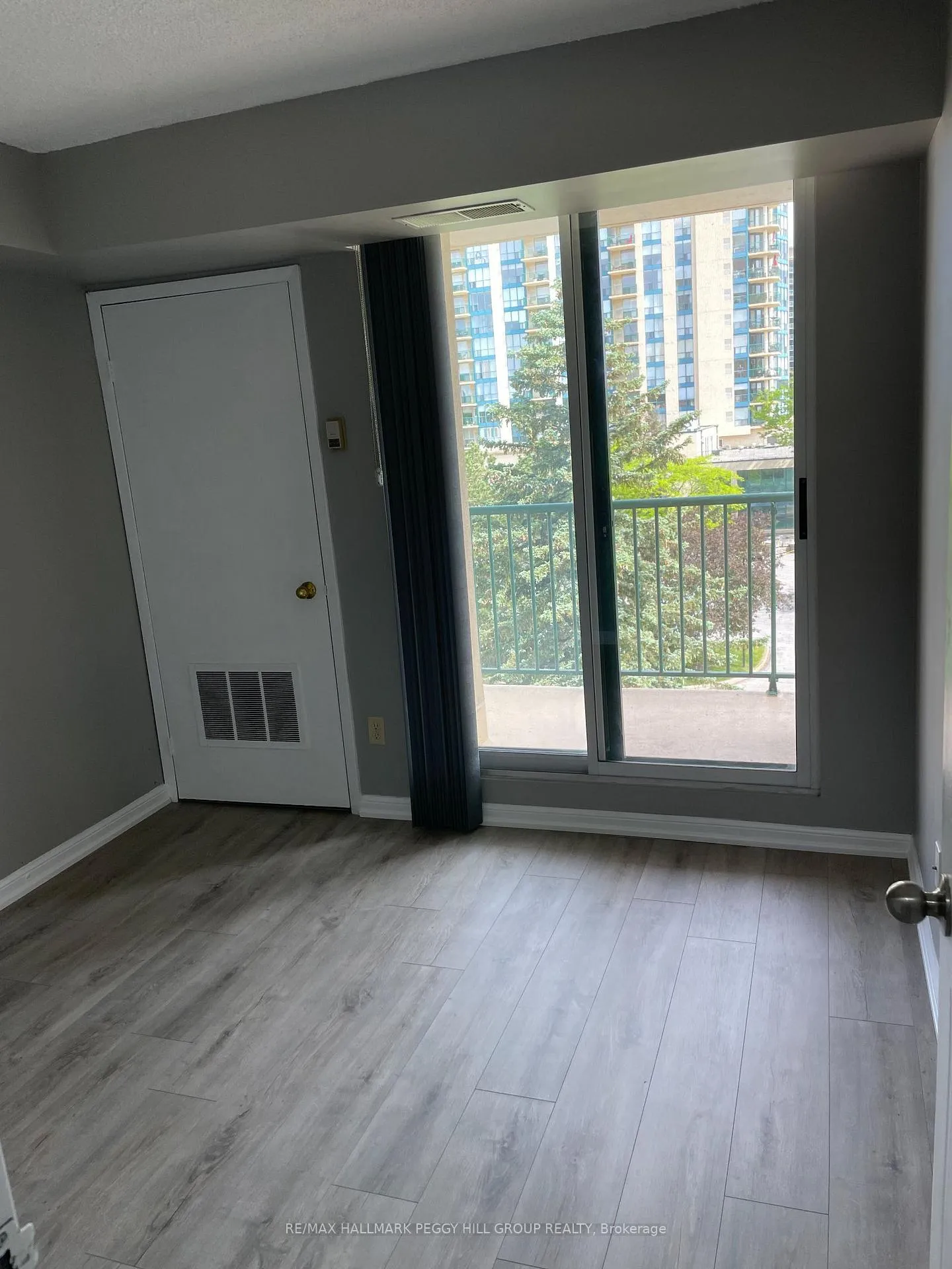 Photo 5 of Unit 508, 75 Ellen Street, Barrie, City Centre — HOMEH