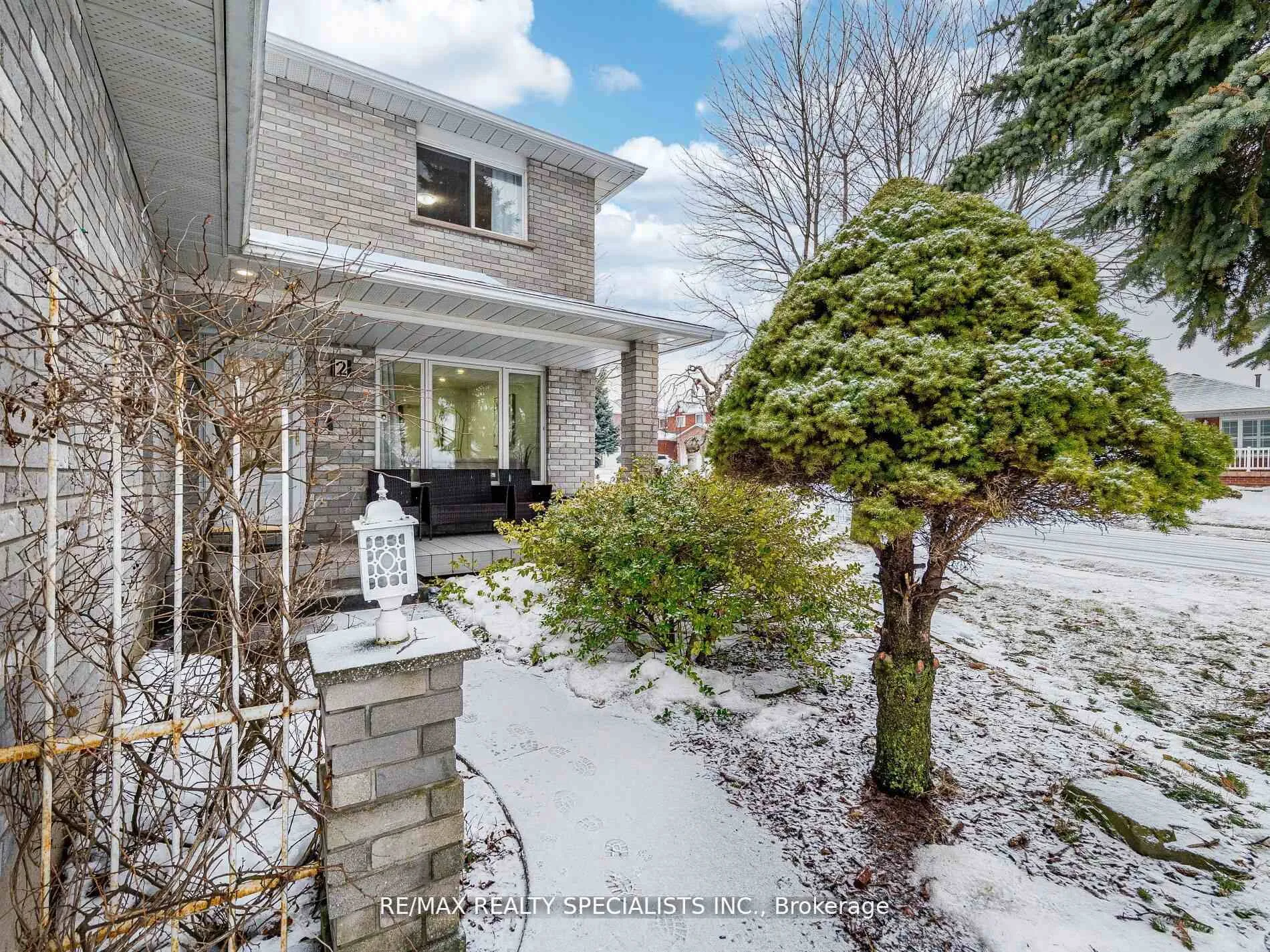 Photo 2 of 2 Robespierre Court, Hamilton, Crerar — HOMEH