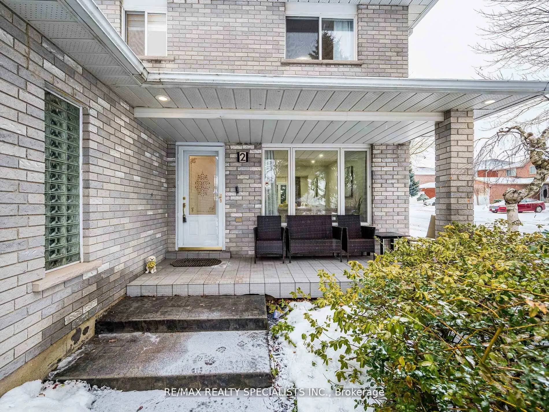 Photo 3 of 2 Robespierre Court, Hamilton, Crerar — HOMEH