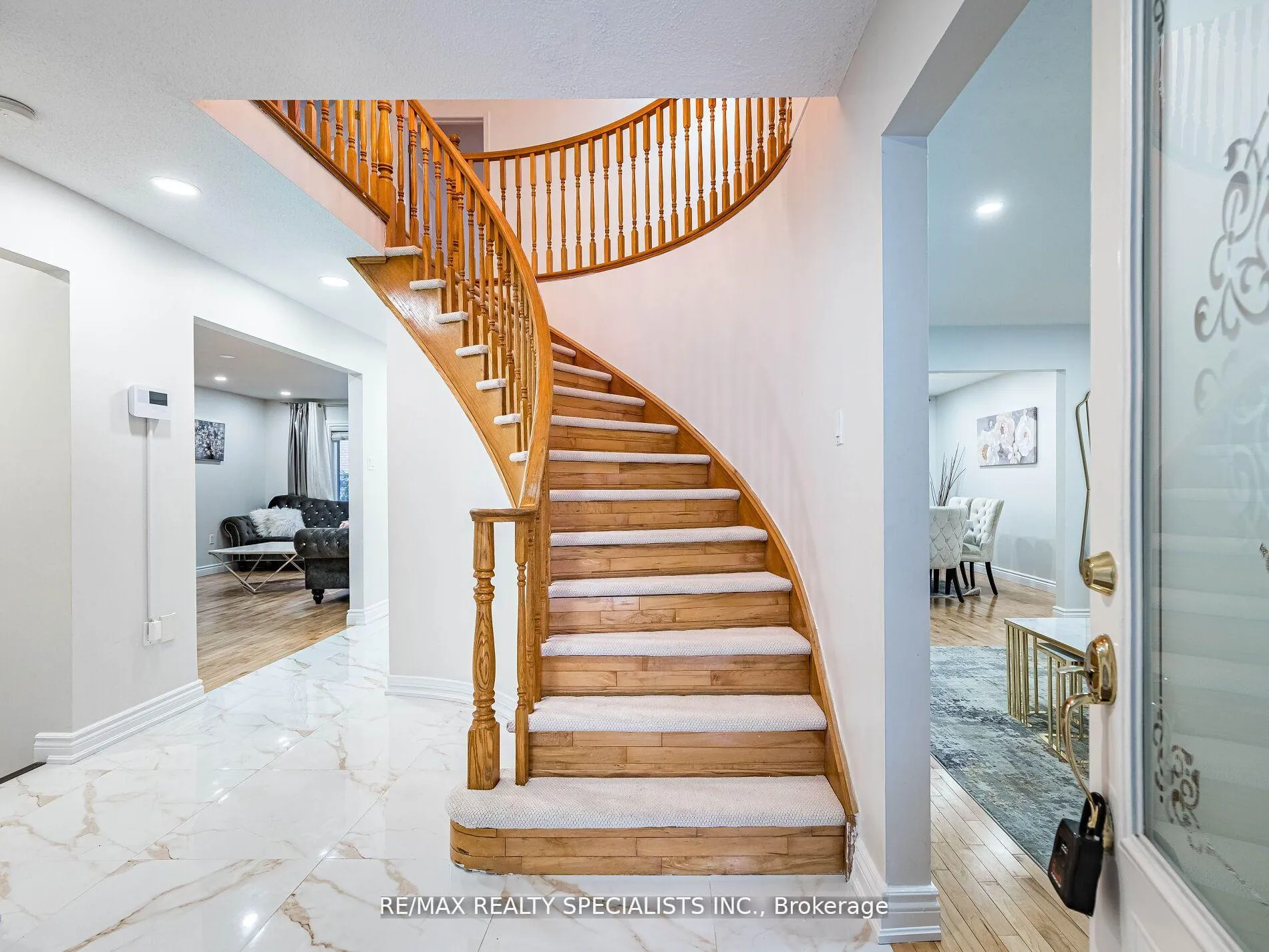 Photo 4 of 2 Robespierre Court, Hamilton, Crerar — HOMEH