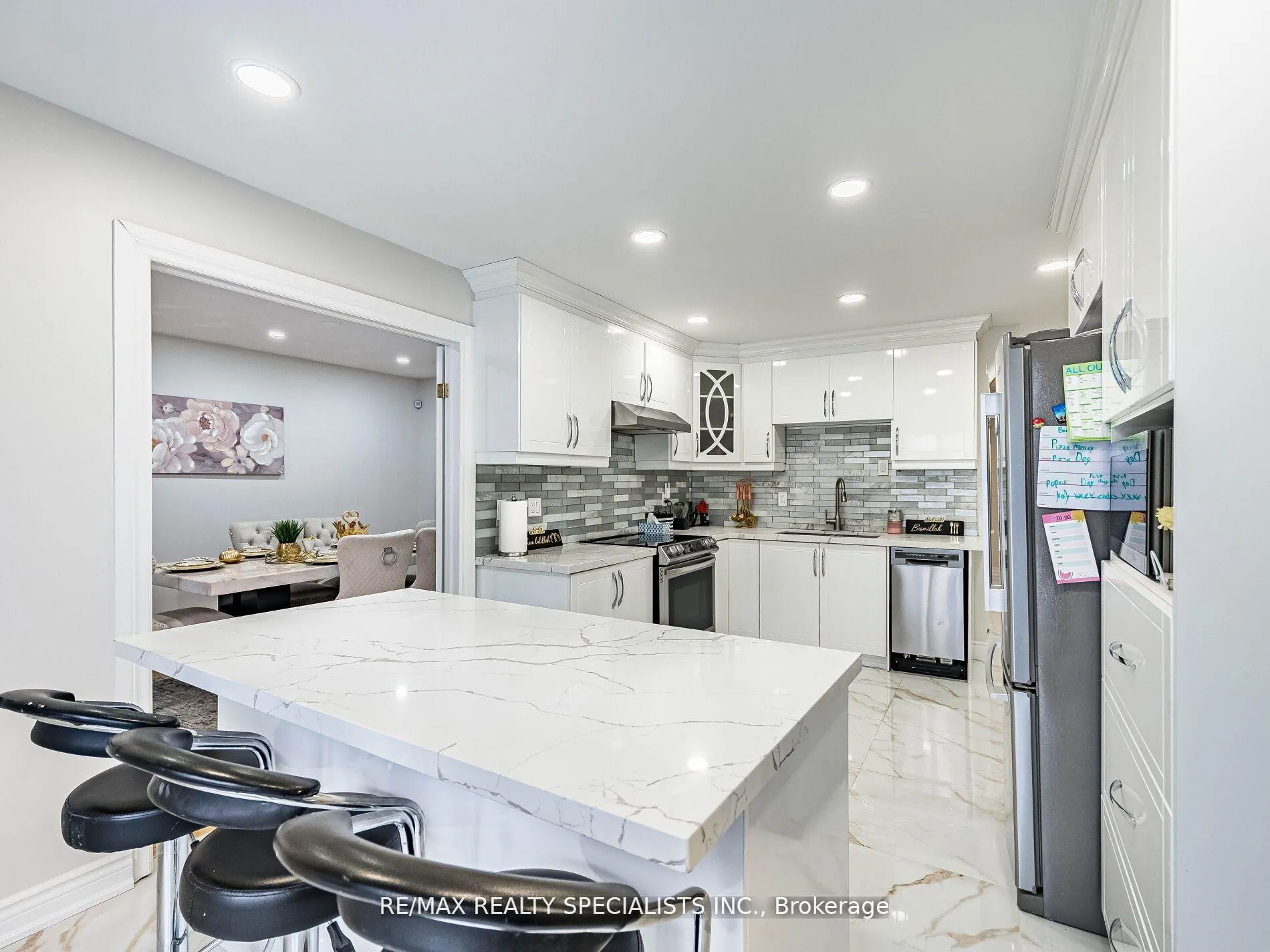 Photo 15 of 2 Robespierre Court, Hamilton, Crerar — HOMEH