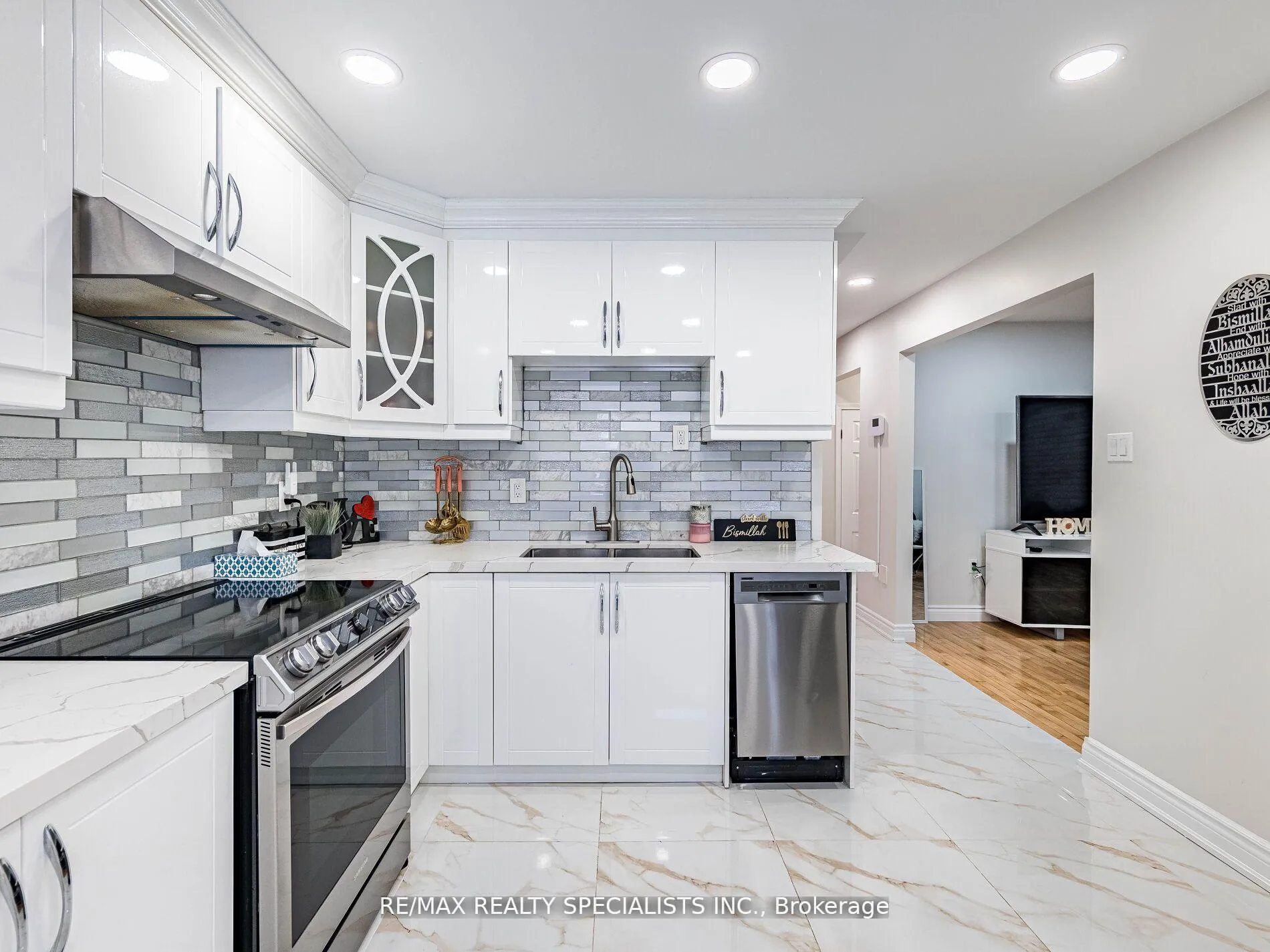Photo 17 of 2 Robespierre Court, Hamilton, Crerar — HOMEH