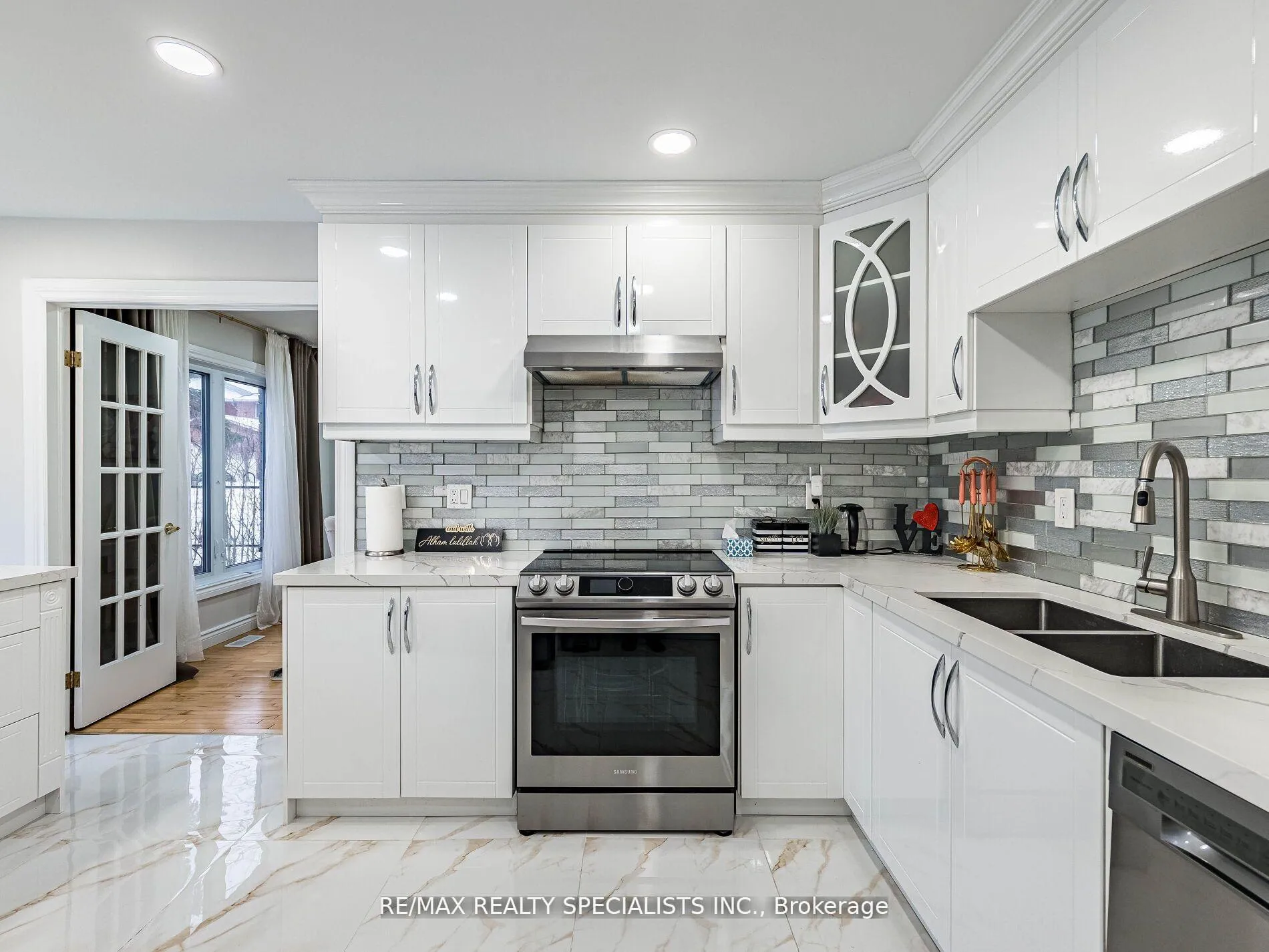 Photo 18 of 2 Robespierre Court, Hamilton, Crerar — HOMEH