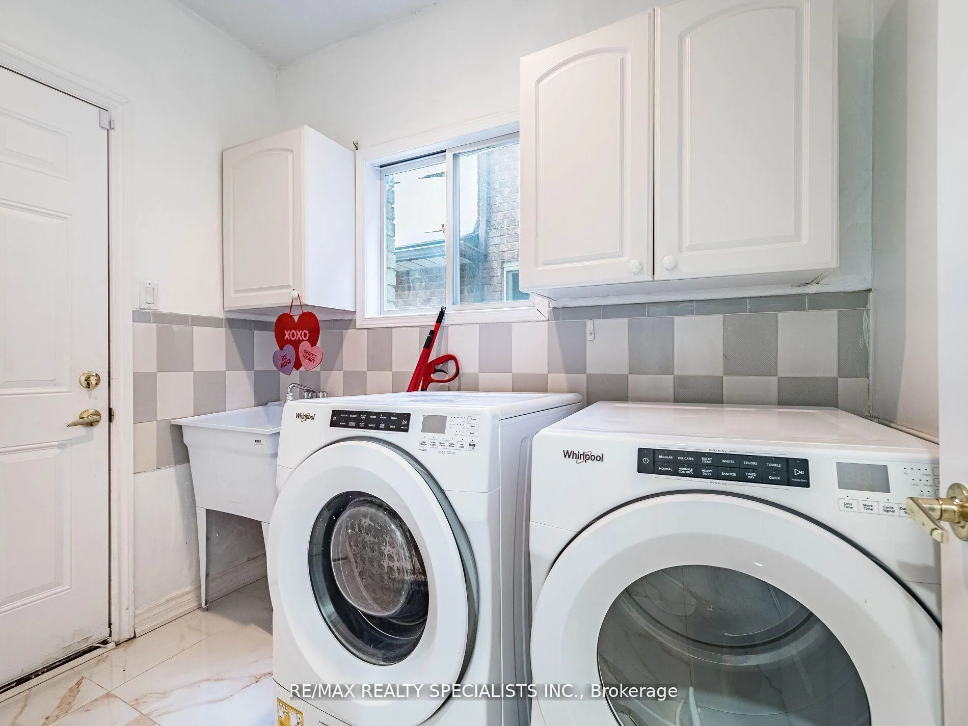 Photo 19 of 2 Robespierre Court, Hamilton, Crerar — HOMEH