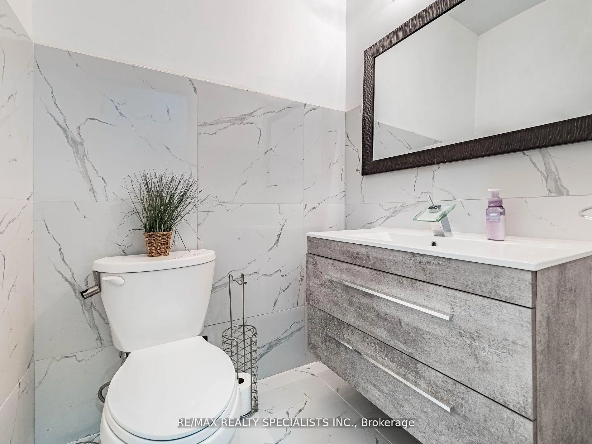 Photo 20 of 2 Robespierre Court, Hamilton, Crerar — HOMEH