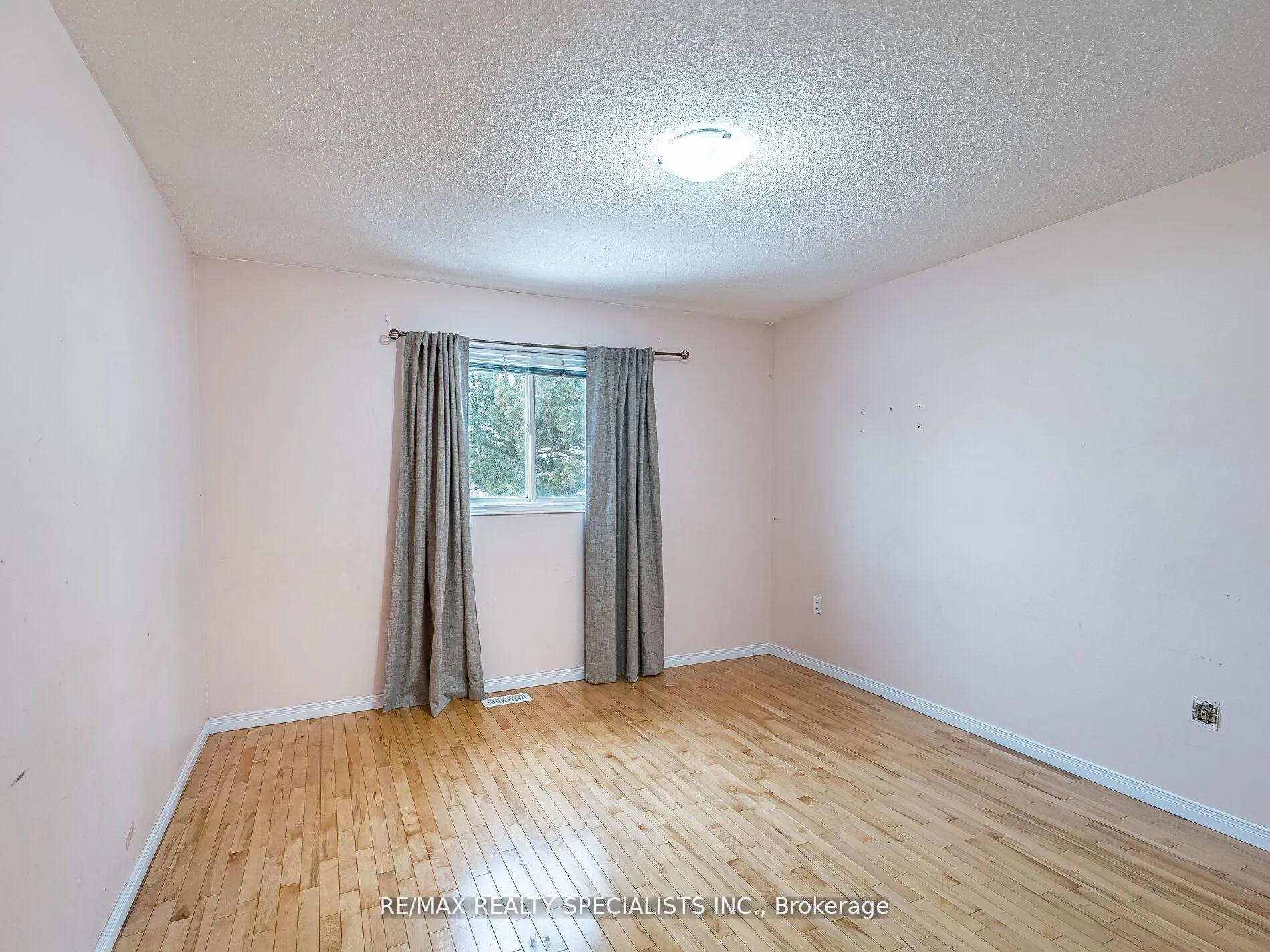 Photo 25 of 2 Robespierre Court, Hamilton, Crerar — HOMEH