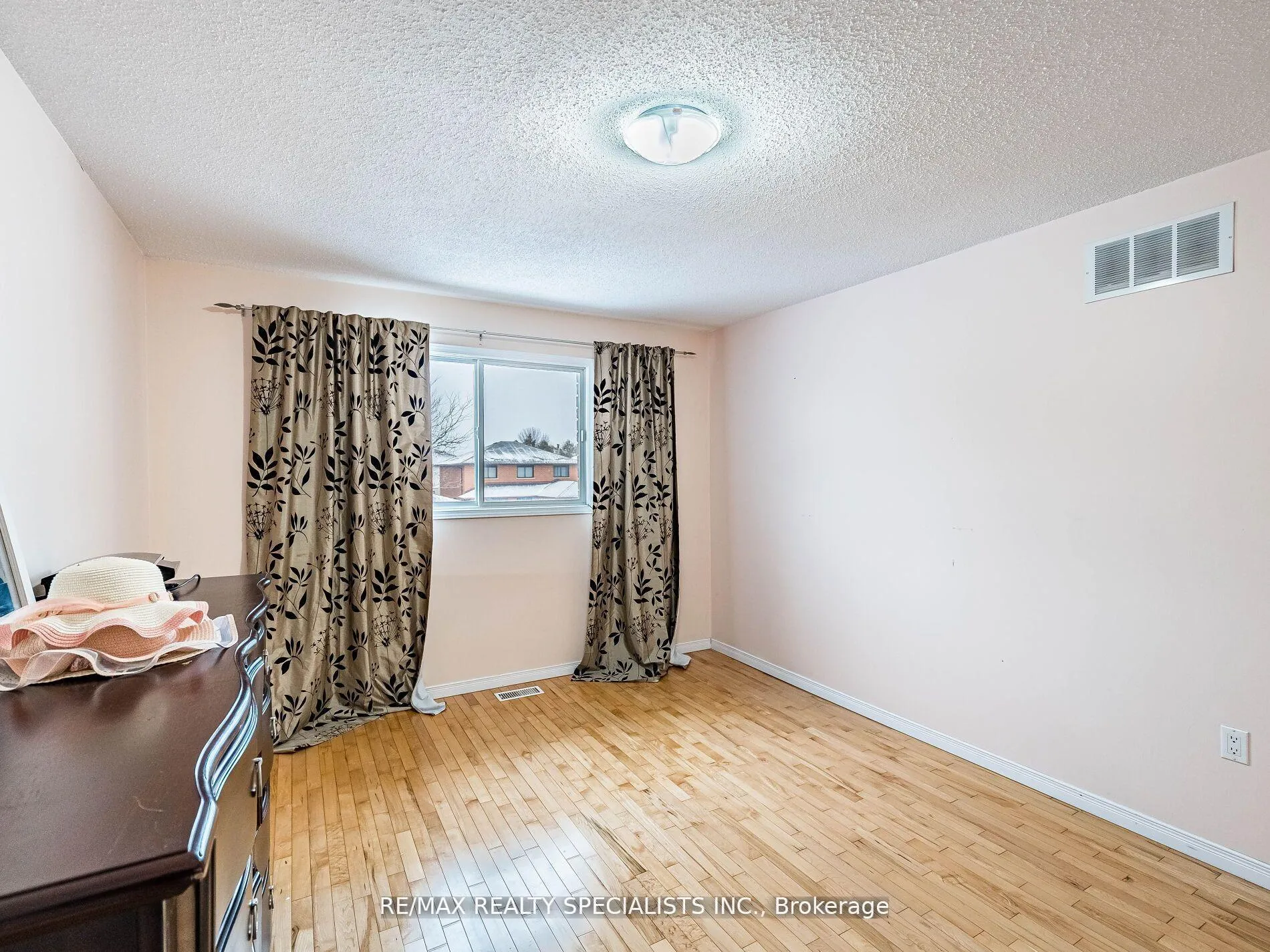 Photo 28 of 2 Robespierre Court, Hamilton, Crerar — HOMEH