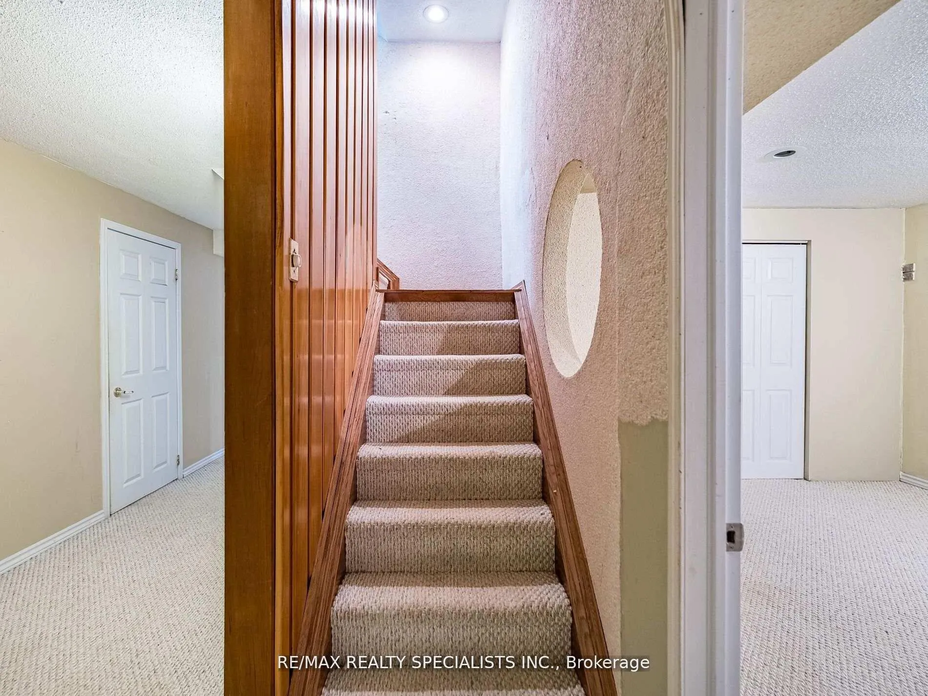 Photo 30 of 2 Robespierre Court, Hamilton, Crerar — HOMEH