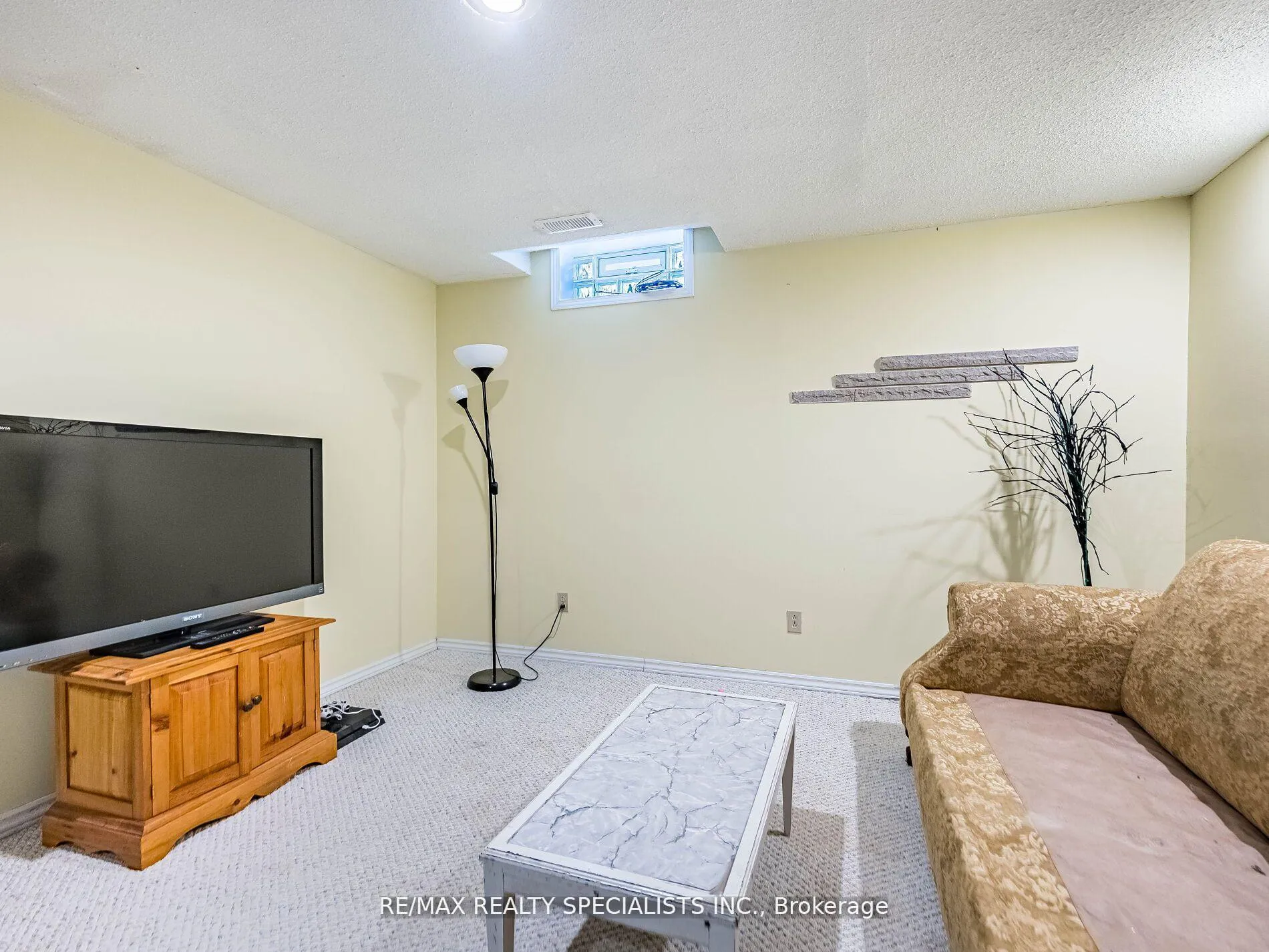 Photo 33 of 2 Robespierre Court, Hamilton, Crerar — HOMEH