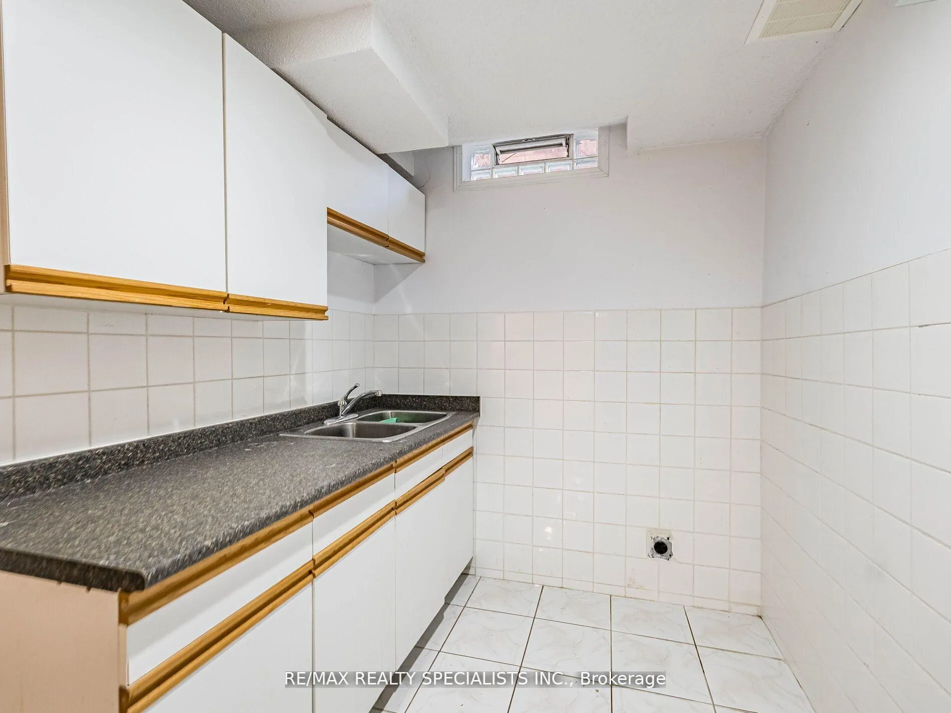 Photo 37 of 2 Robespierre Court, Hamilton, Crerar — HOMEH