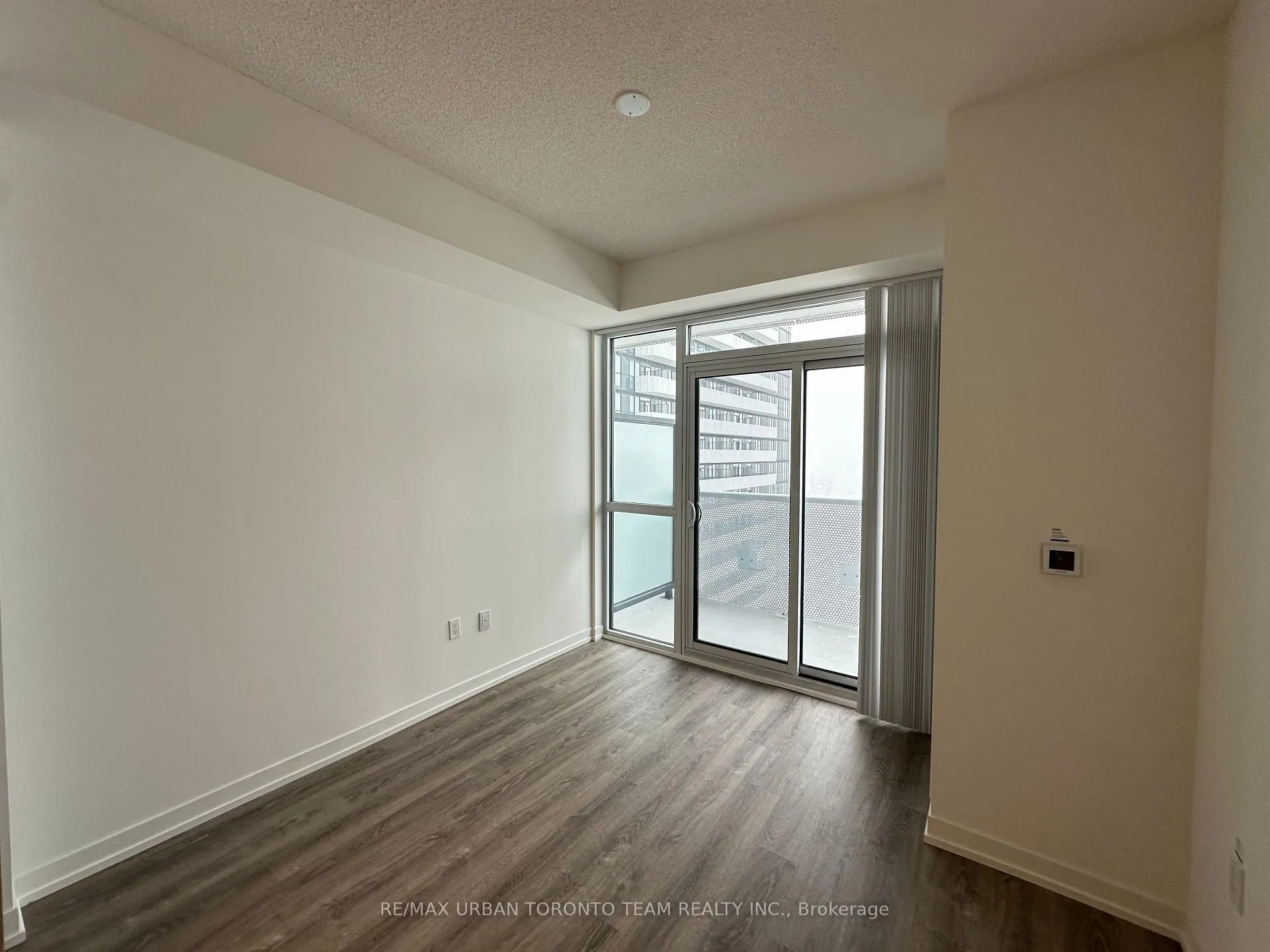 Photo 7 of Unit 3811, 8 Interchange Way, Vaughan, Vaughan Corporate Centre — HOMEH