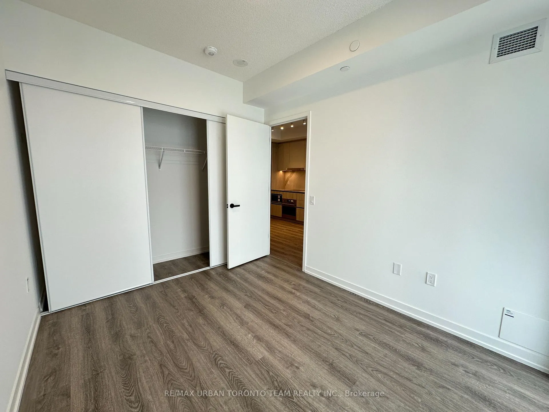 Photo 11 of Unit 3811, 8 Interchange Way, Vaughan, Vaughan Corporate Centre — HOMEH