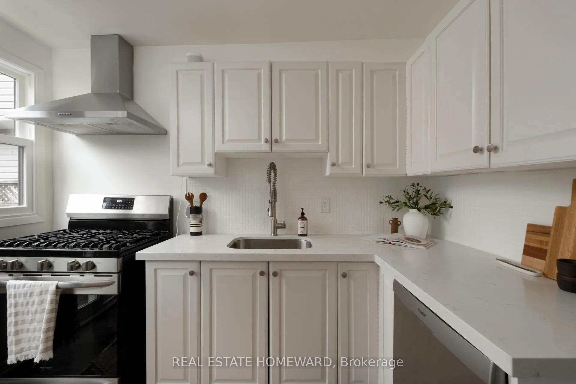Photo 15 of 146 Gledhill Avenue, Toronto, Woodbine-Lumsden — HOMEH