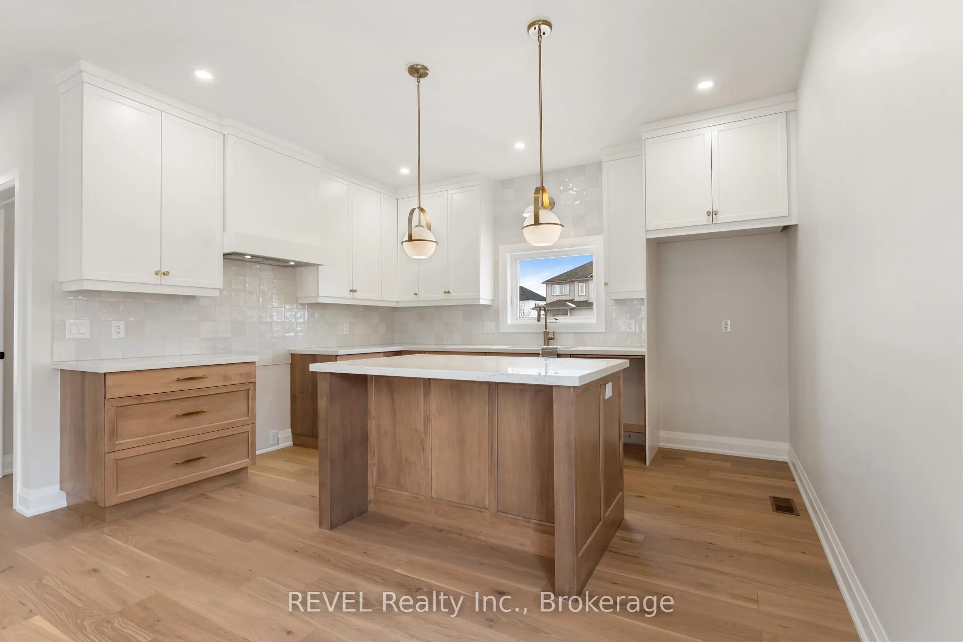Photo 12 of 1 Elvira Way, Thorold, Rolling Meadows — HOMEH
