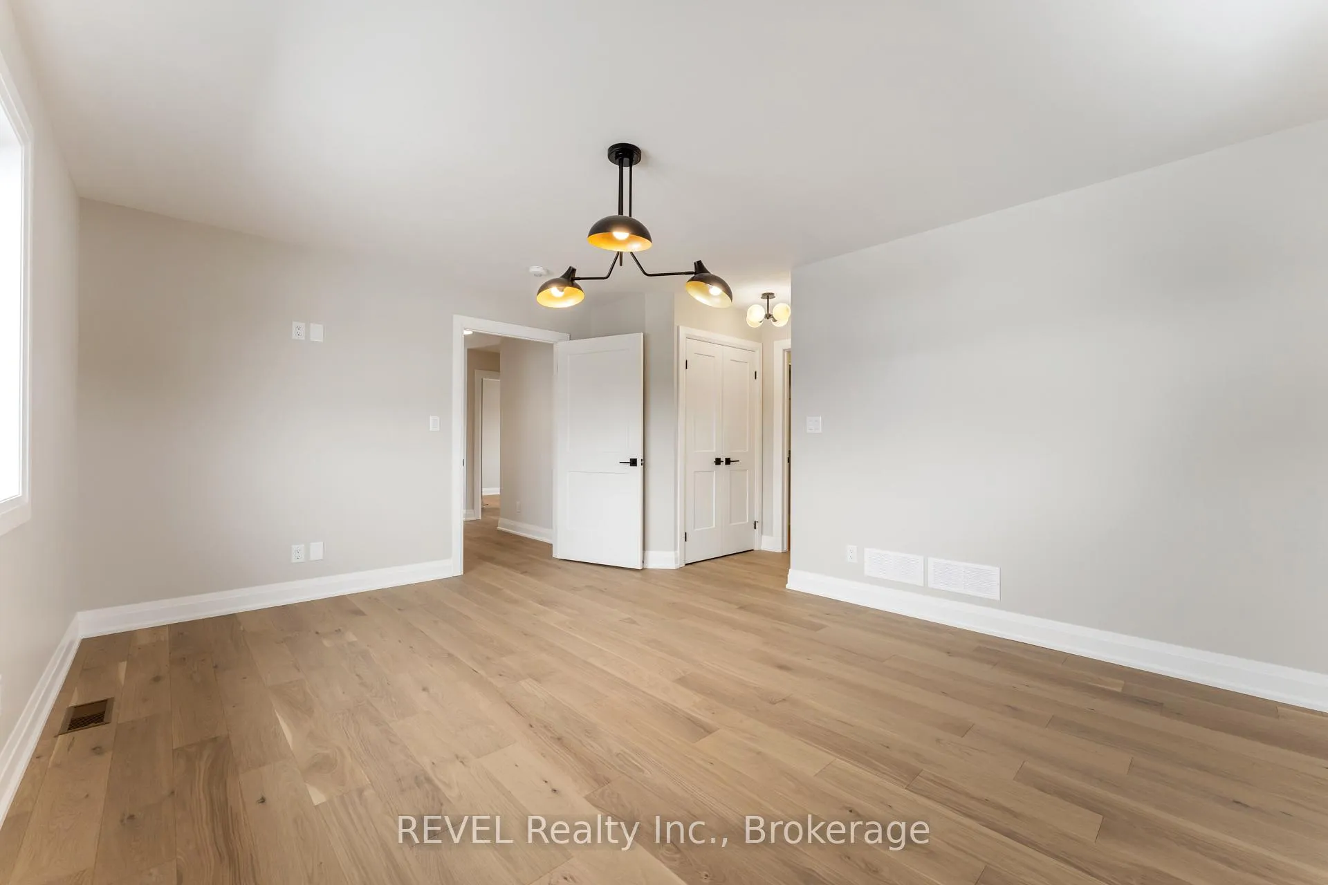 Photo 22 of 1 Elvira Way, Thorold, Rolling Meadows — HOMEH