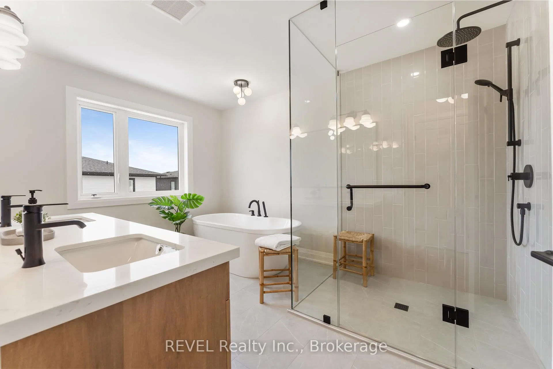 Photo 23 of 1 Elvira Way, Thorold, Rolling Meadows — HOMEH
