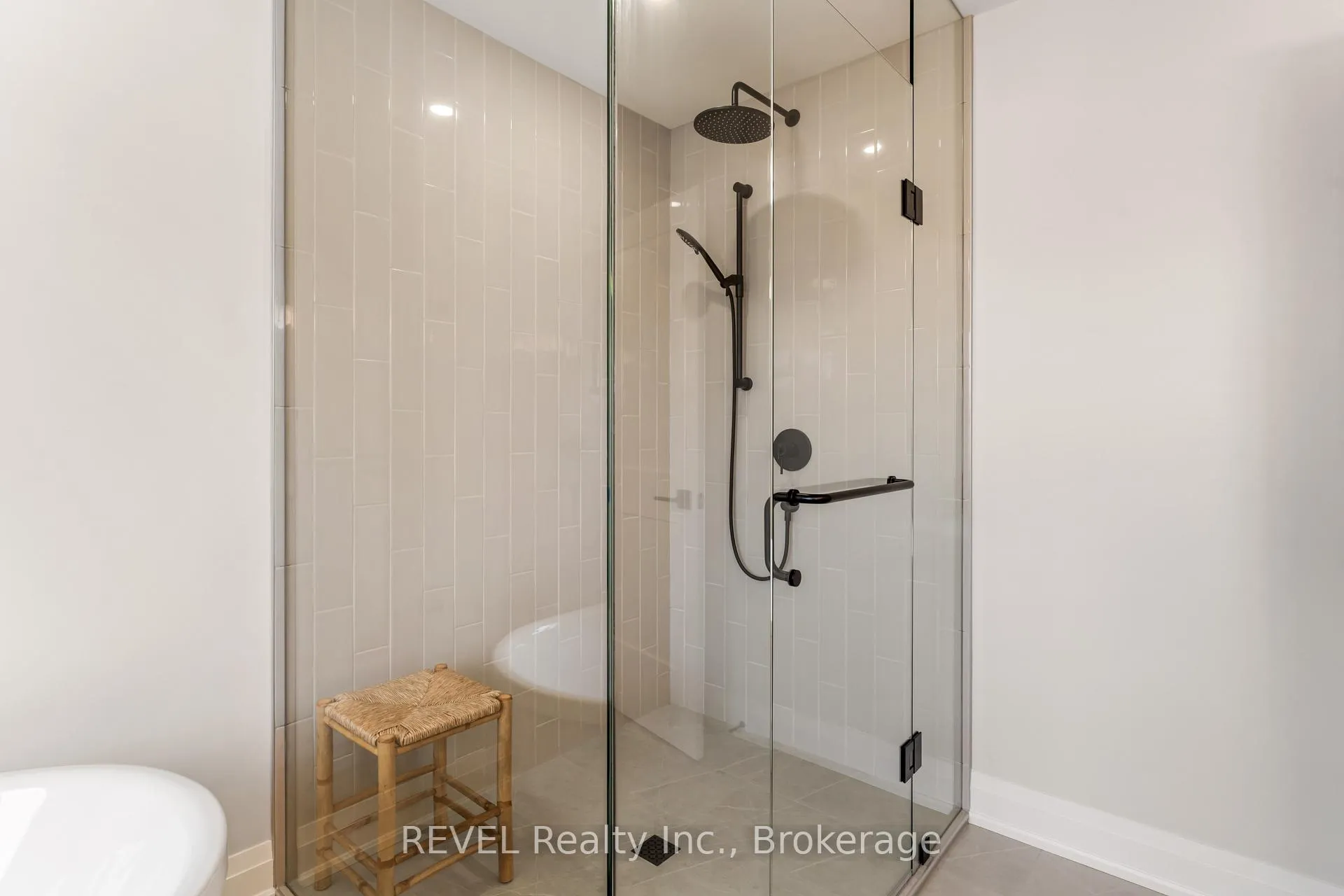 Photo 25 of 1 Elvira Way, Thorold, Rolling Meadows — HOMEH