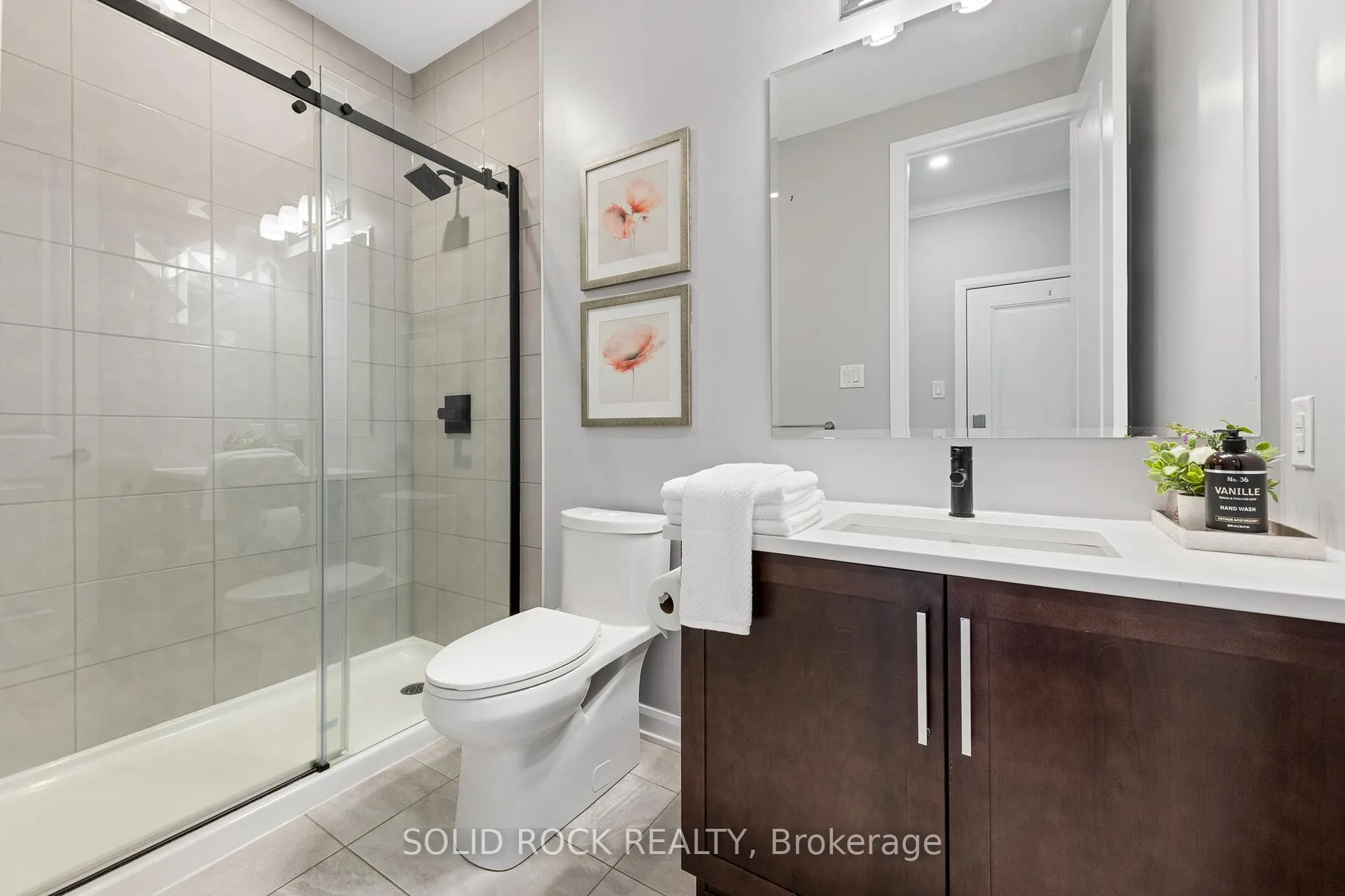Photo 10 of 42 Conch Way, Ottawa, Mahogany Community — HOMEH
