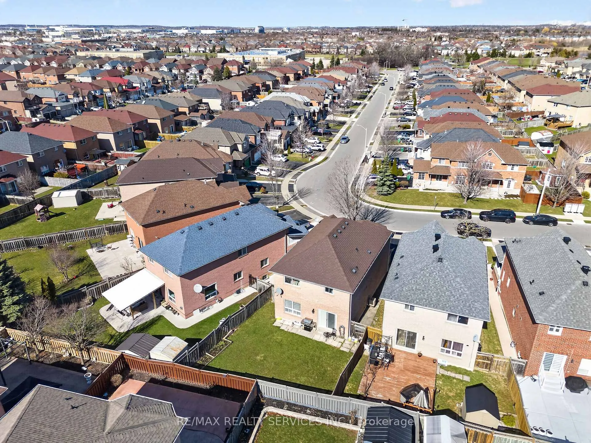 Photo 3 of 148 Binder Twine Trail, Brampton, Fletcher's Creek Village — HOMEH