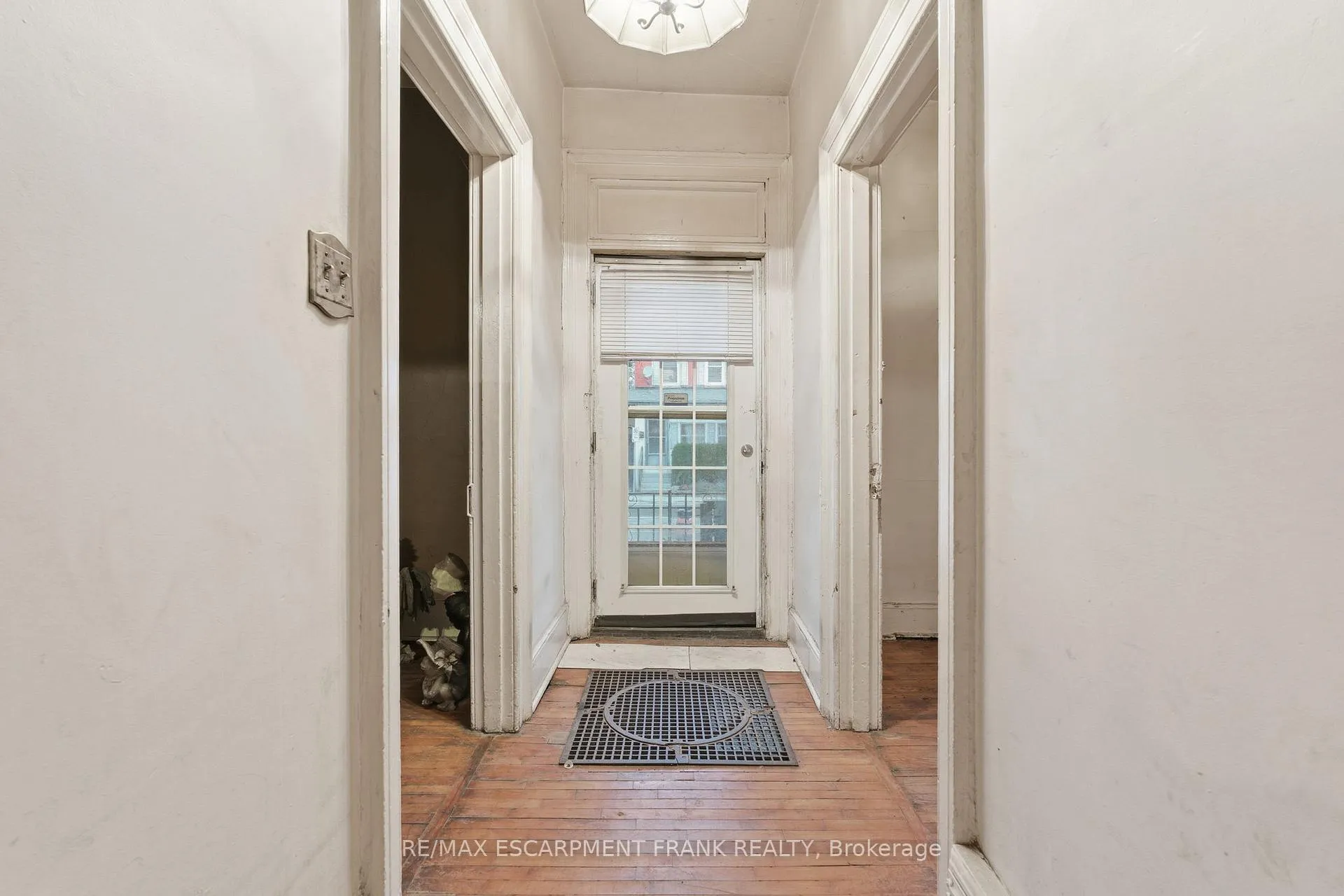 Photo 8 of 42 Burlington Street E, Hamilton, North End — HOMEH