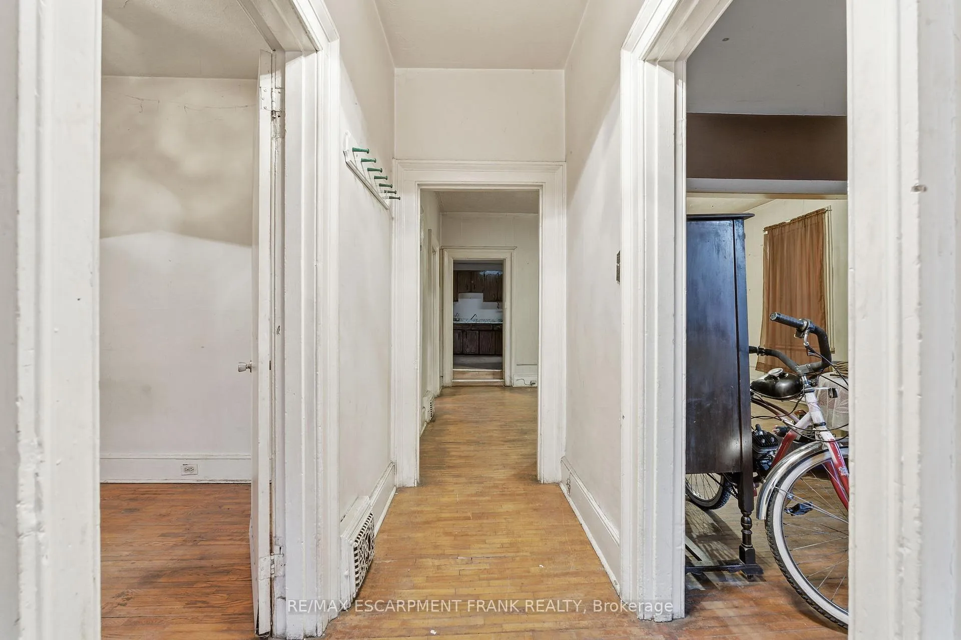 Photo 9 of 42 Burlington Street E, Hamilton, North End — HOMEH