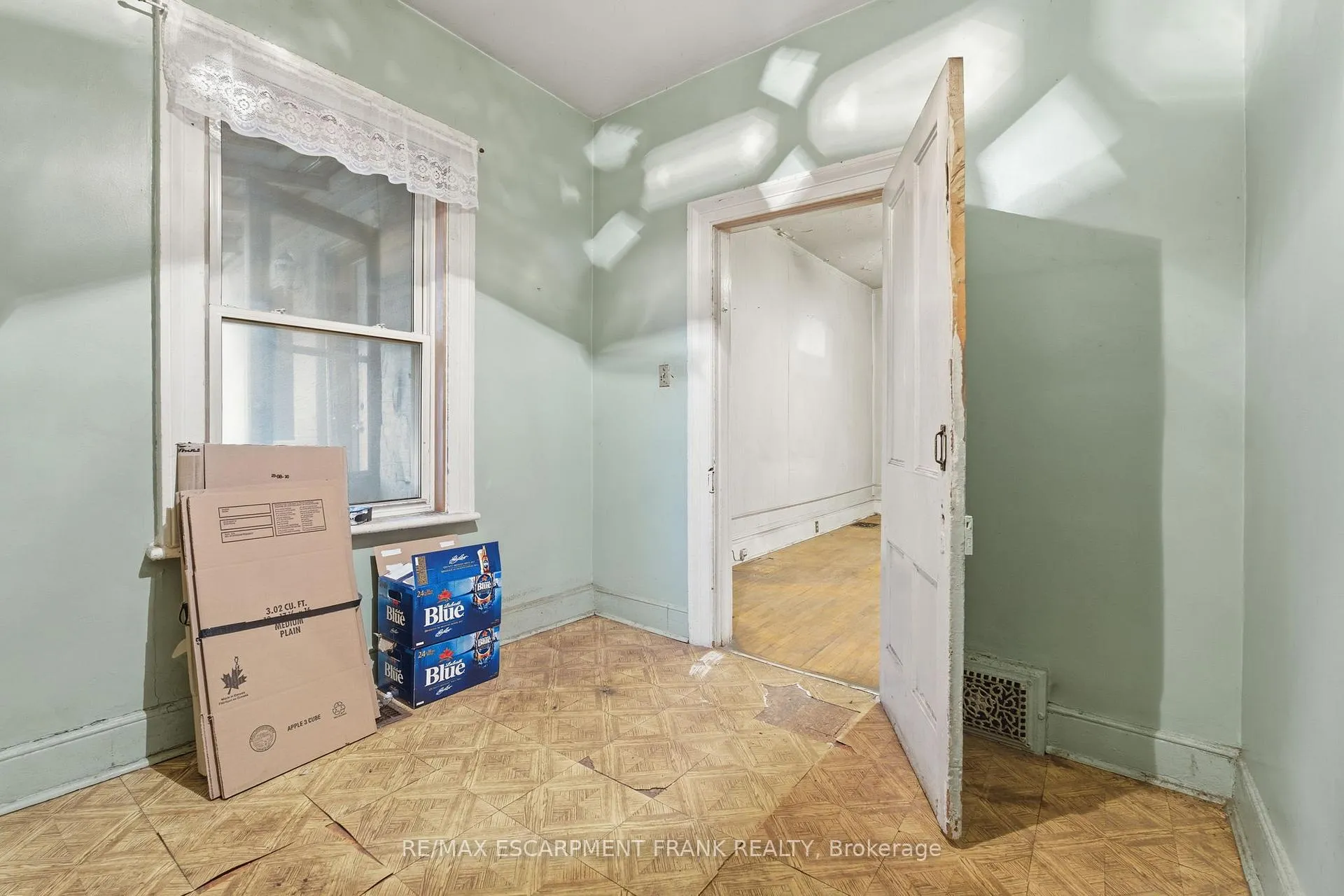 Photo 20 of 42 Burlington Street E, Hamilton, North End — HOMEH