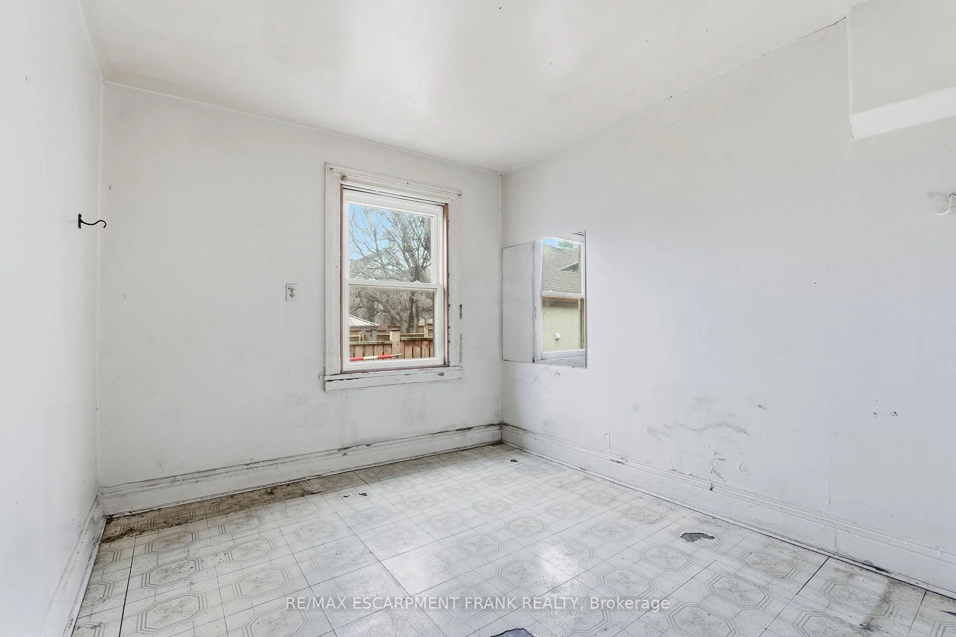 Photo 29 of 42 Burlington Street E, Hamilton, North End — HOMEH