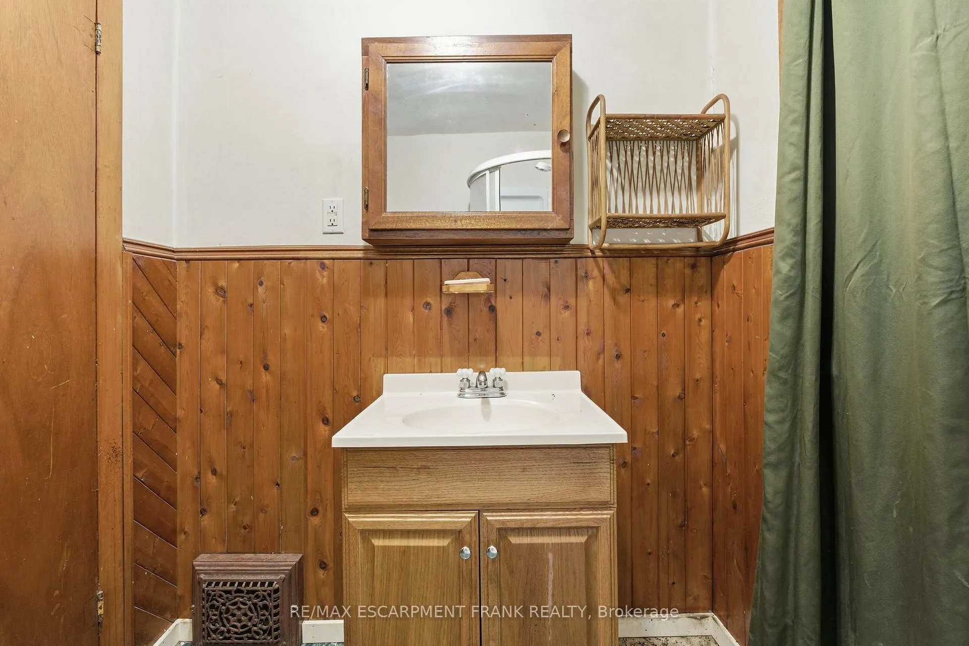 Photo 35 of 42 Burlington Street E, Hamilton, North End — HOMEH