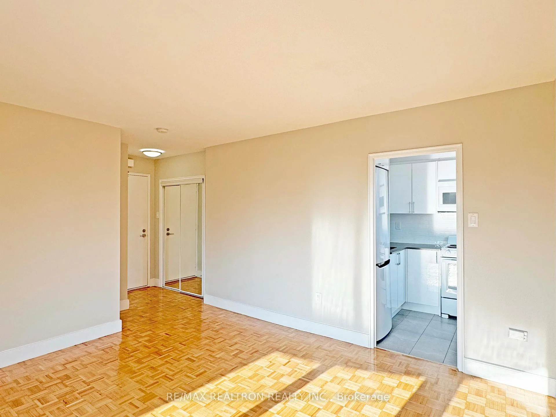 Photo 1 of Unit 904, 485 Huron Street, Toronto, The Annex — HOMEH