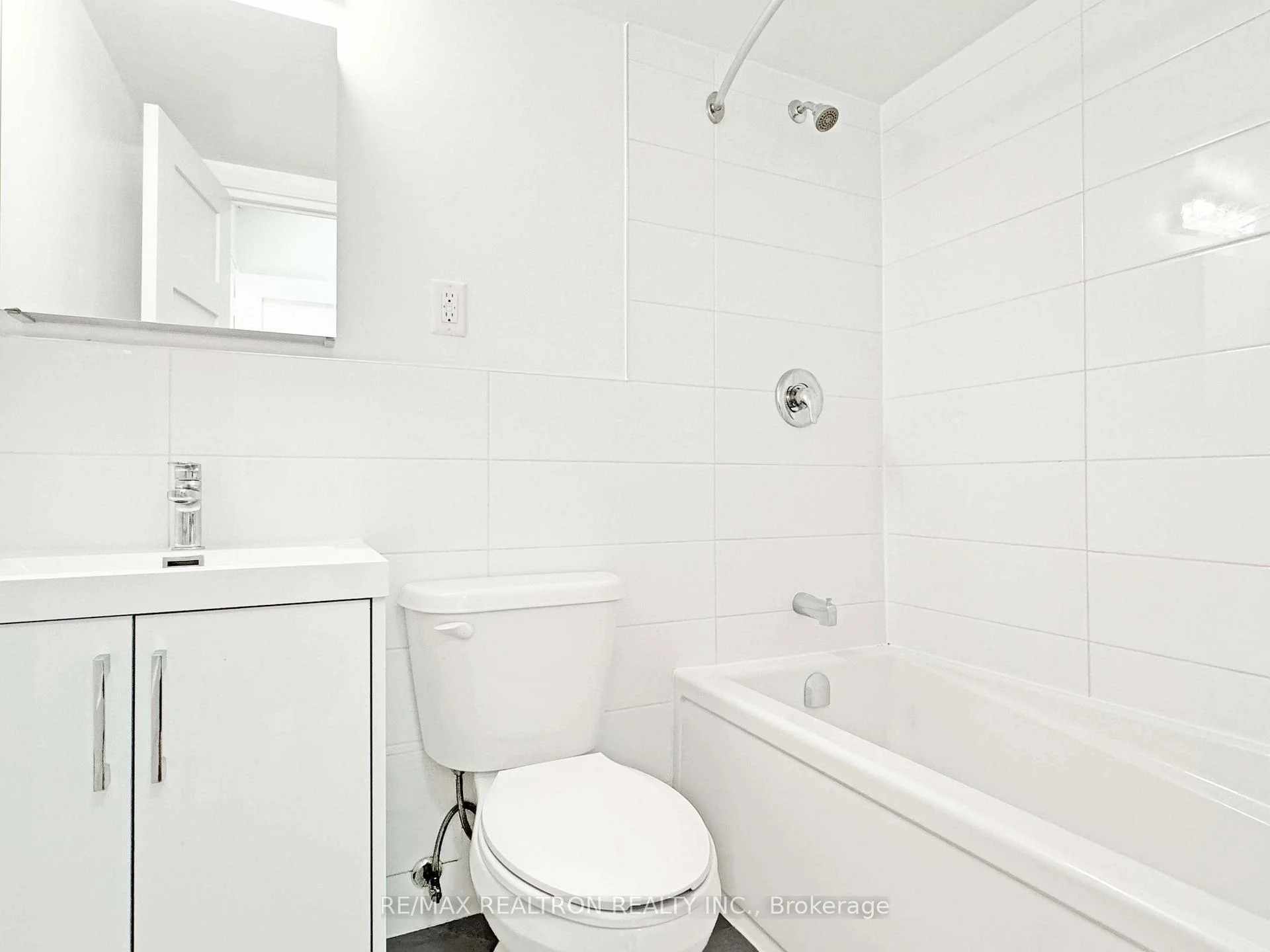 Photo 14 of Unit 904, 485 Huron Street, Toronto, The Annex — HOMEH