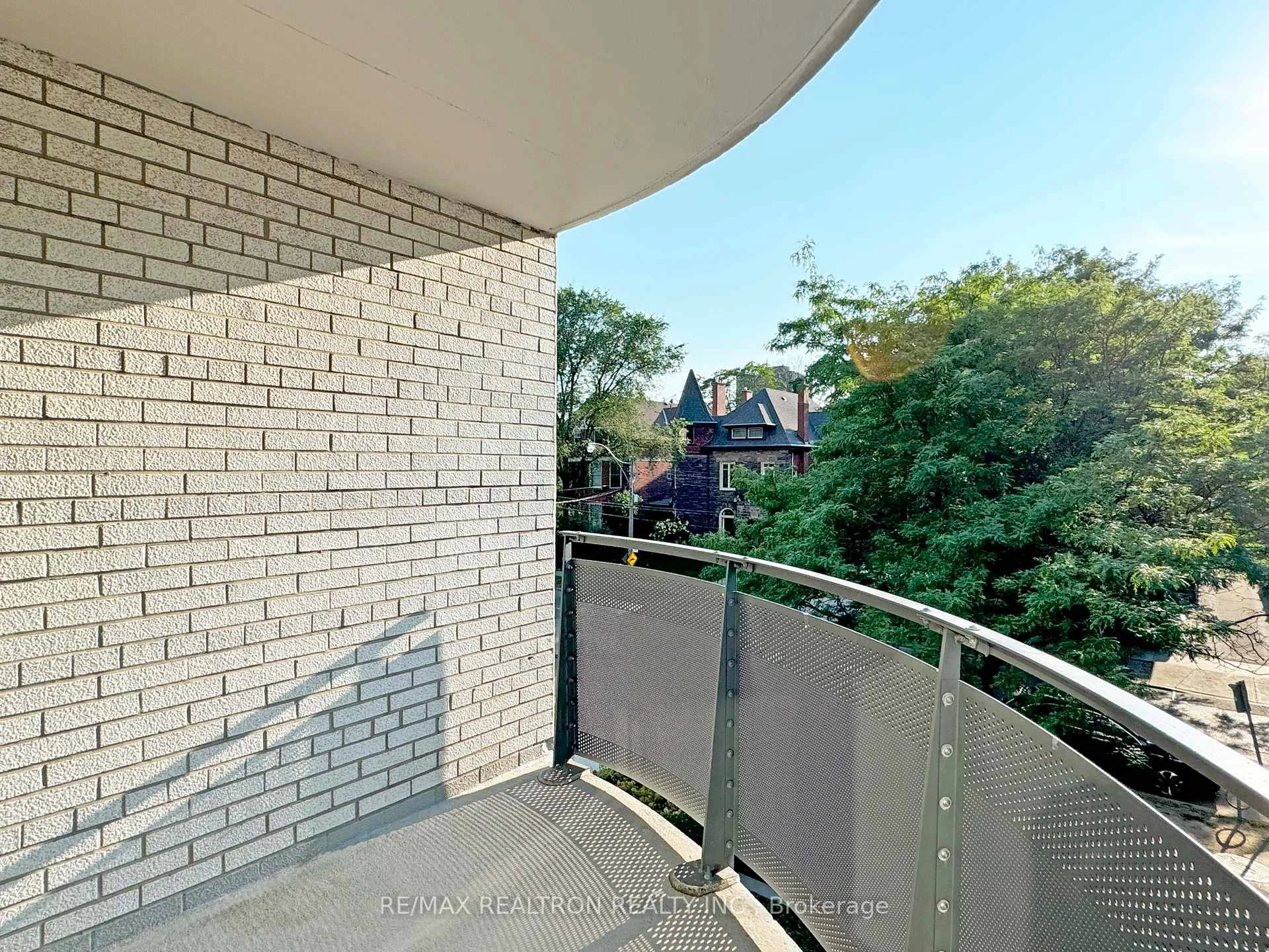 Photo 15 of Unit 904, 485 Huron Street, Toronto, The Annex — HOMEH