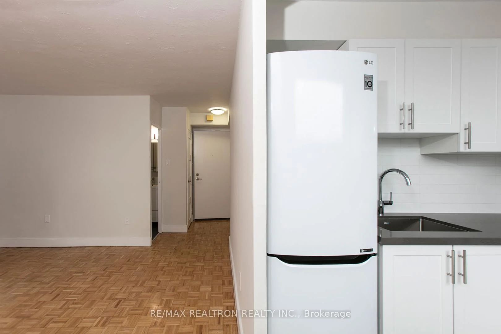 Photo 24 of Unit 904, 485 Huron Street, Toronto, The Annex — HOMEH