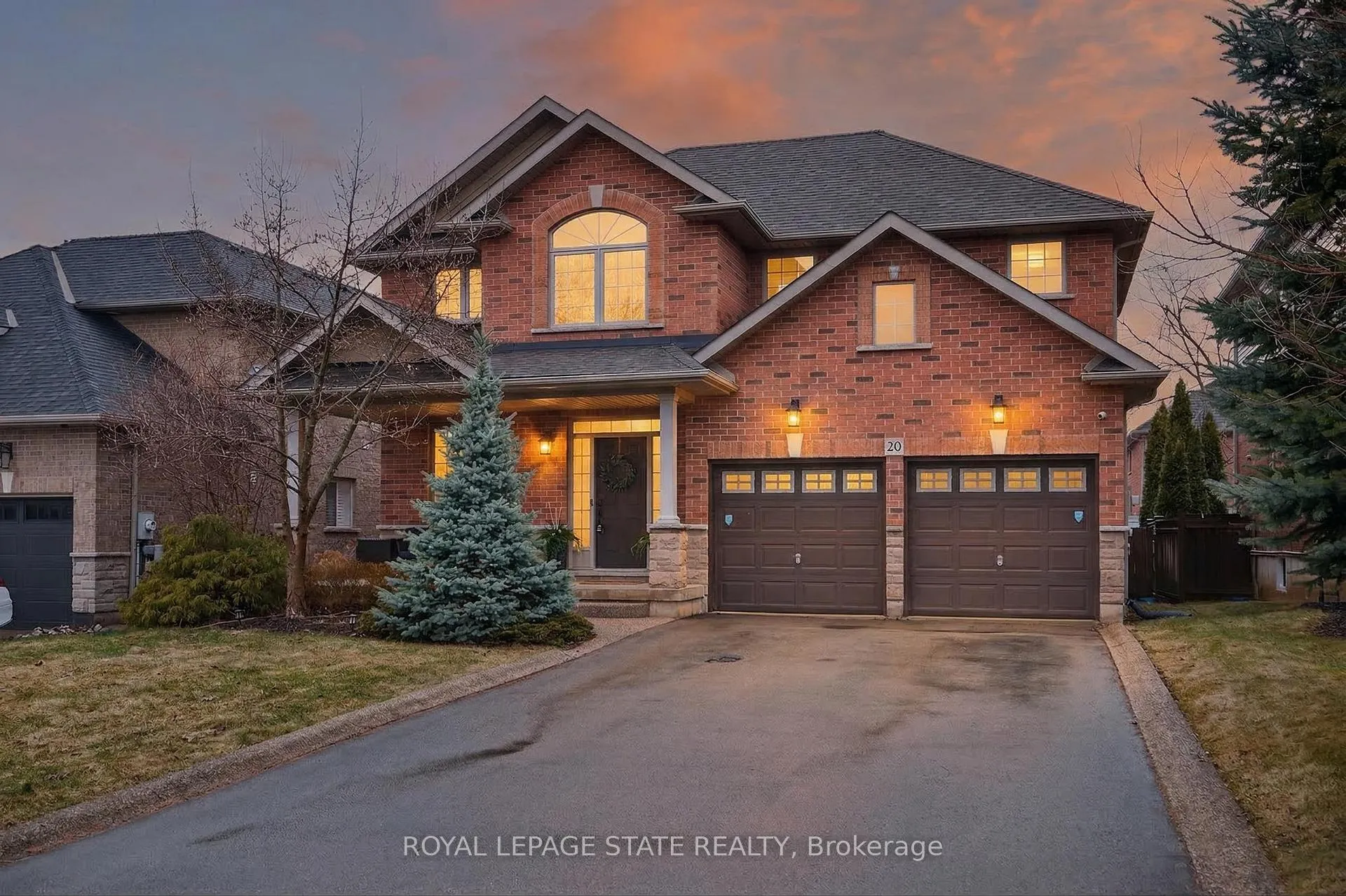 Photo 1 of 20 Gristmill Place, Hamilton, Ancaster — HOMEH