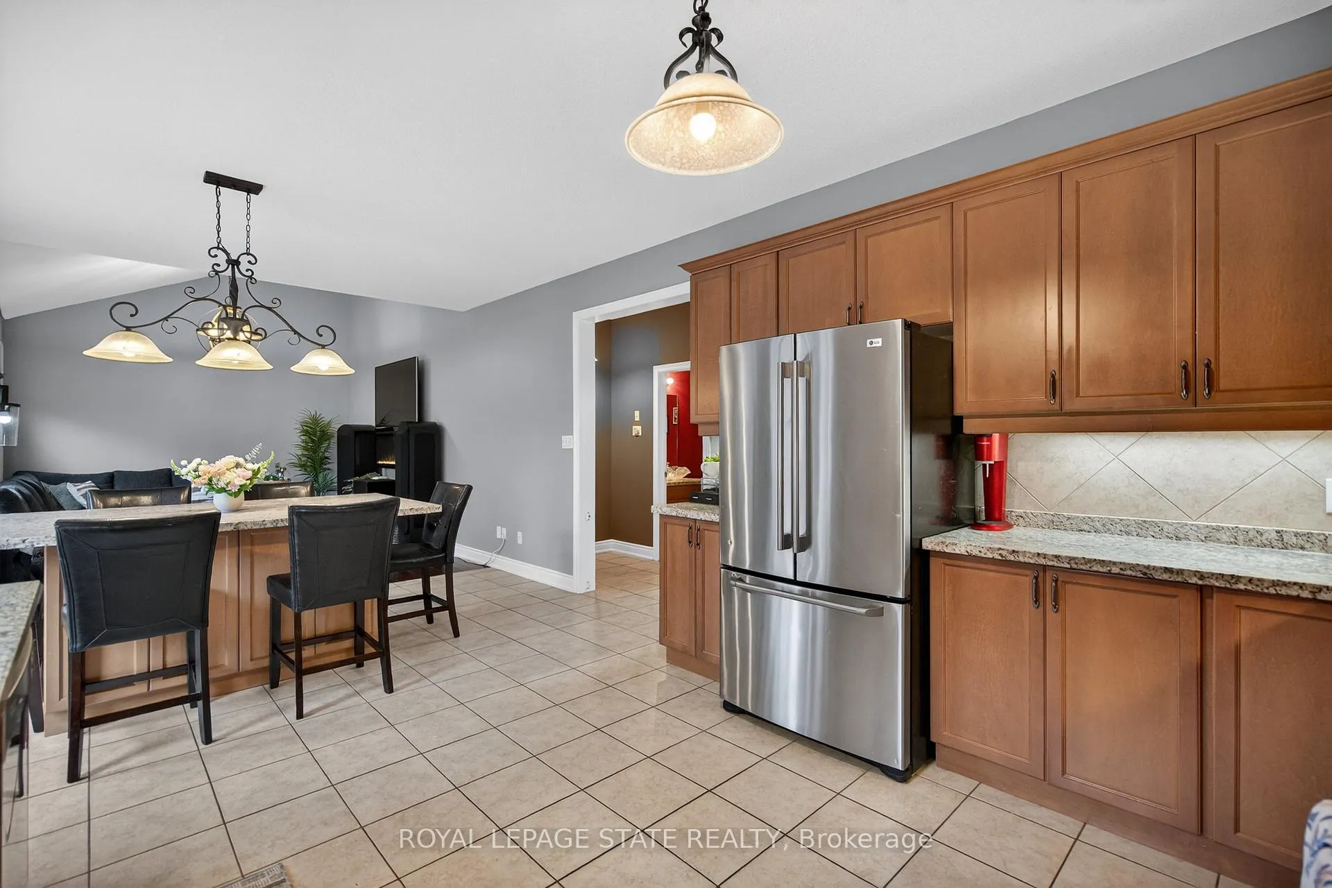 Photo 15 of 20 Gristmill Place, Hamilton, Ancaster — HOMEH