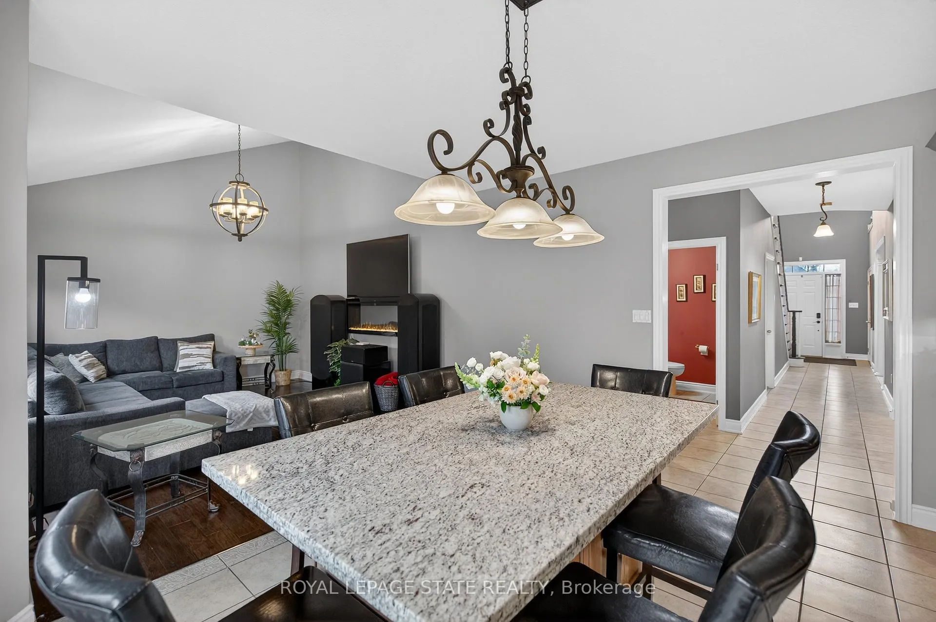 Photo 18 of 20 Gristmill Place, Hamilton, Ancaster — HOMEH