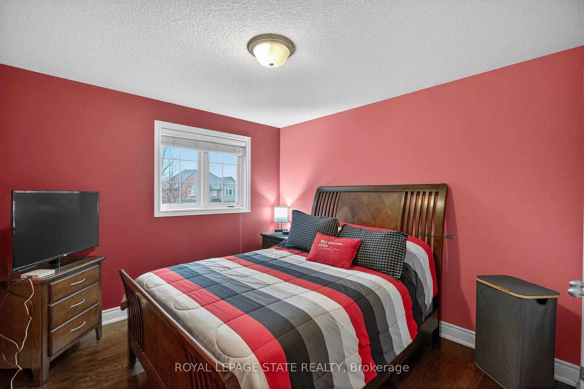Photo 32 of 20 Gristmill Place, Hamilton, Ancaster — HOMEH