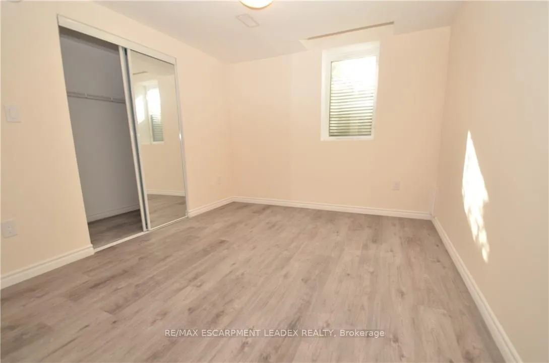 Photo 11 of Unit B, 4 Findlay Drive, Hamilton, Meadowlands — HOMEH