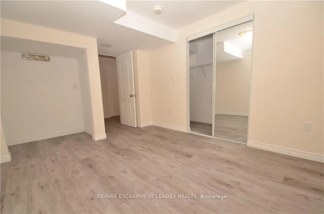 Photo 12 of Unit B, 4 Findlay Drive, Hamilton, Meadowlands — HOMEH