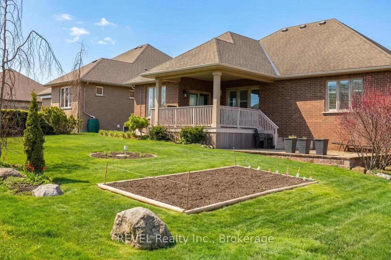 Photo 27 of 32 Magnolia Lane, Welland, Hwy 406/Welland — HOMEH