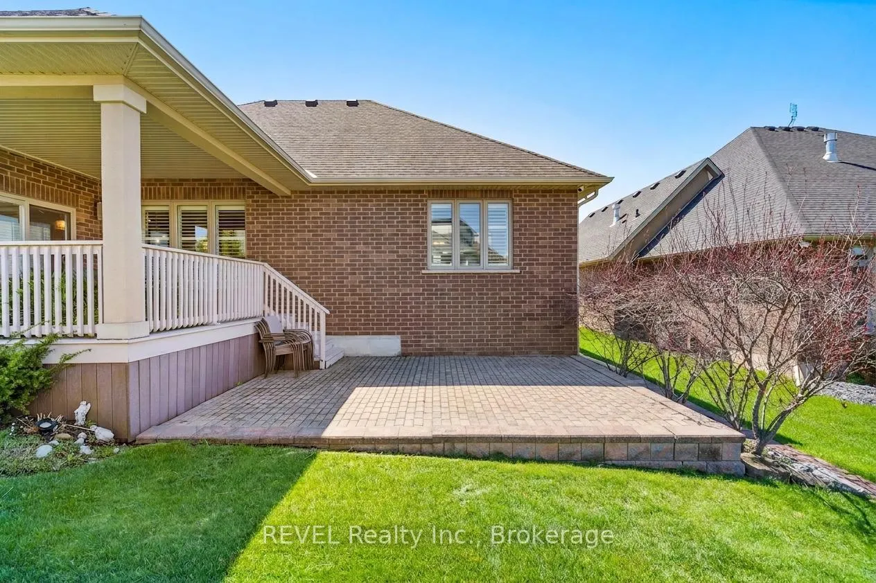 Photo 29 of 32 Magnolia Lane, Welland, Hwy 406/Welland — HOMEH