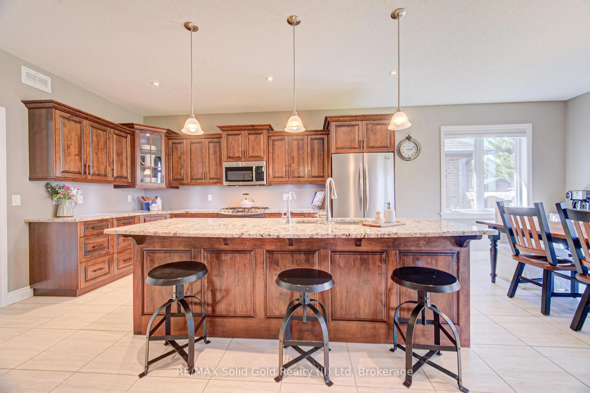 Photo 12 of 11 Gerber Meadows Drive, Wellesley — HOMEH