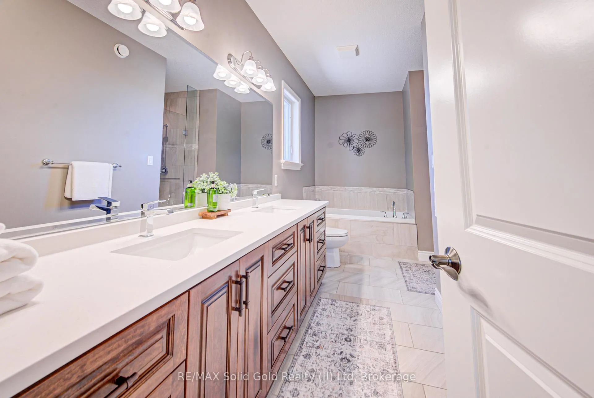 Photo 22 of 11 Gerber Meadows Drive, Wellesley — HOMEH
