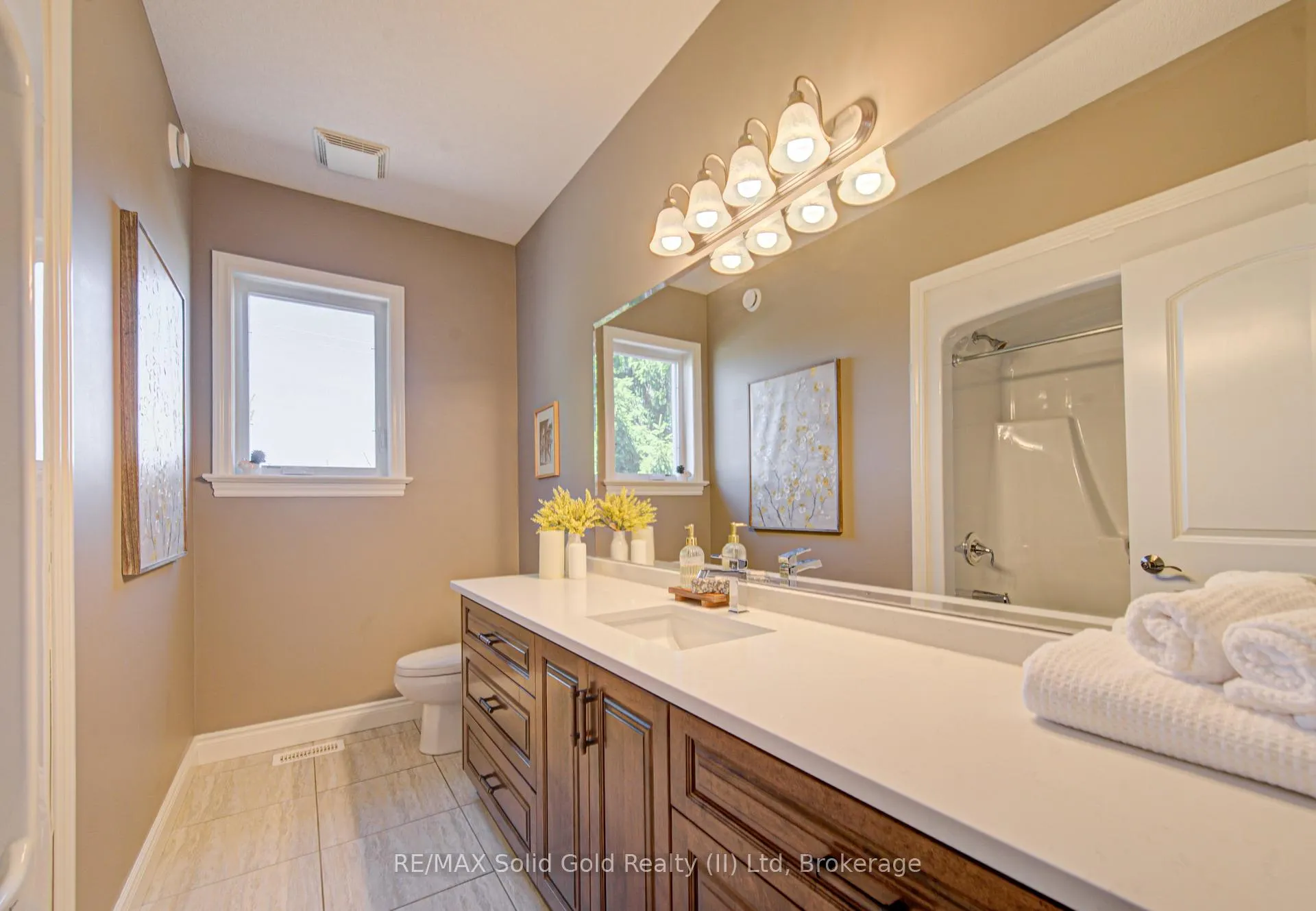 Photo 26 of 11 Gerber Meadows Drive, Wellesley — HOMEH