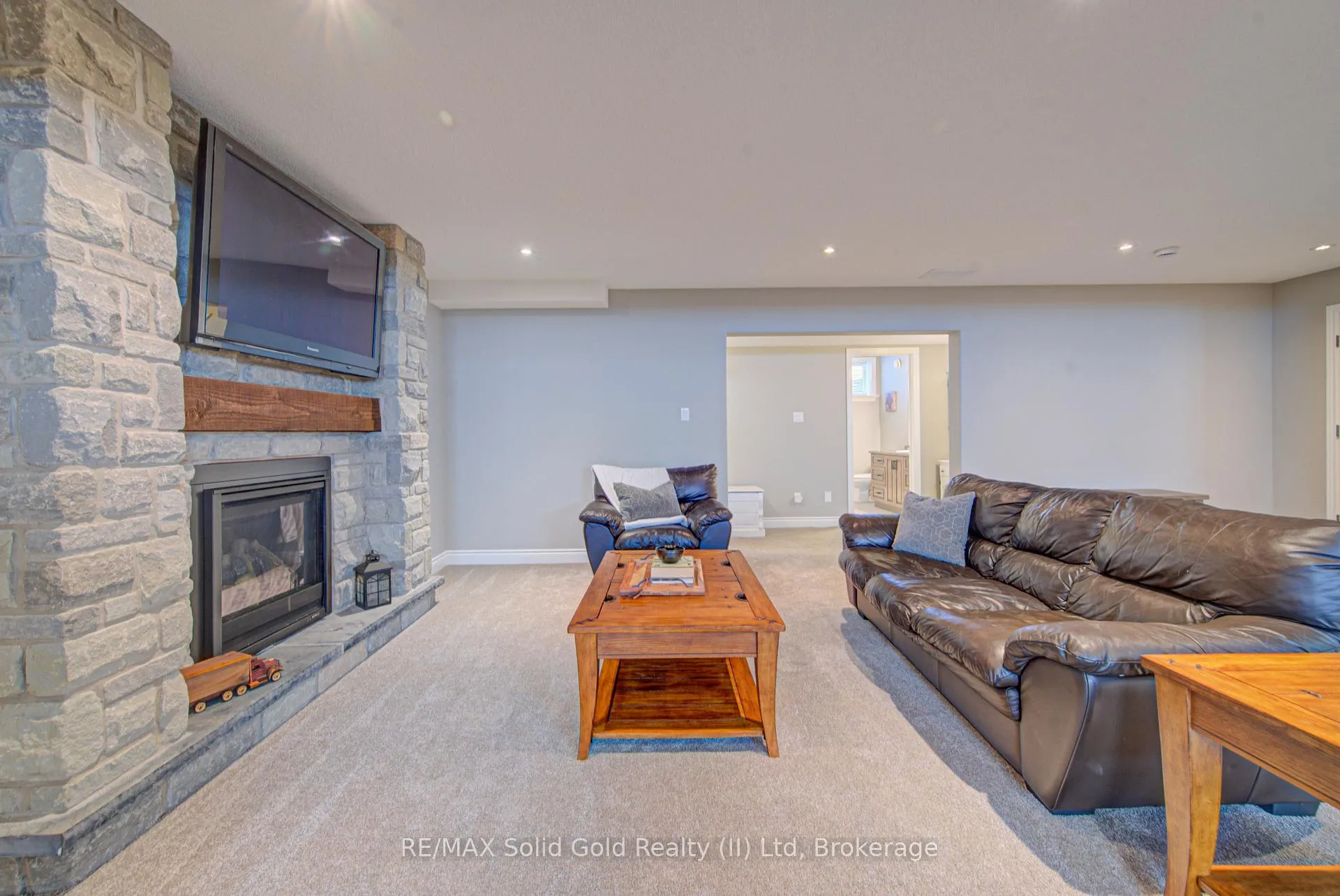 Photo 32 of 11 Gerber Meadows Drive, Wellesley — HOMEH