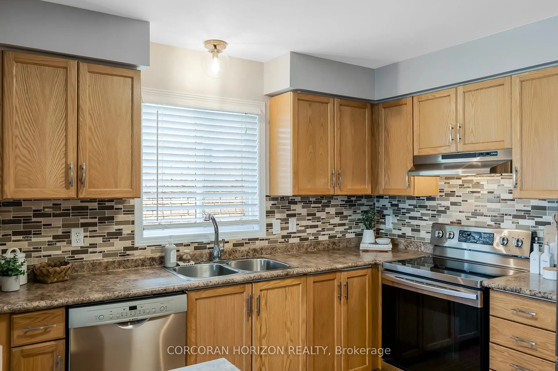 Photo 15 of 74 Elma Place, Cambridge — HOMEH