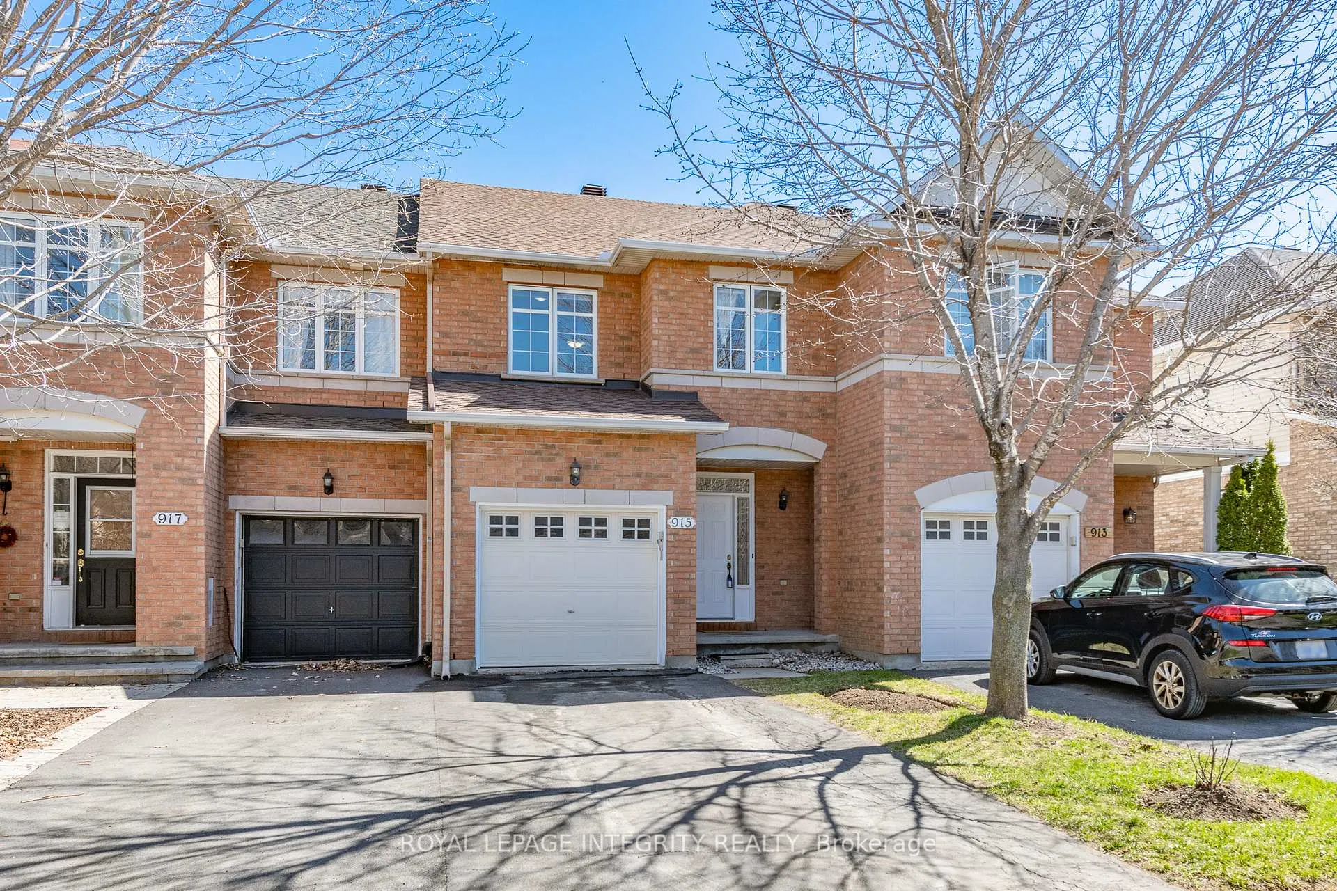 Photo 2 of 915 Schooner Crescent, Ottawa, Riverside South/Gloucester Glen — HOMEH