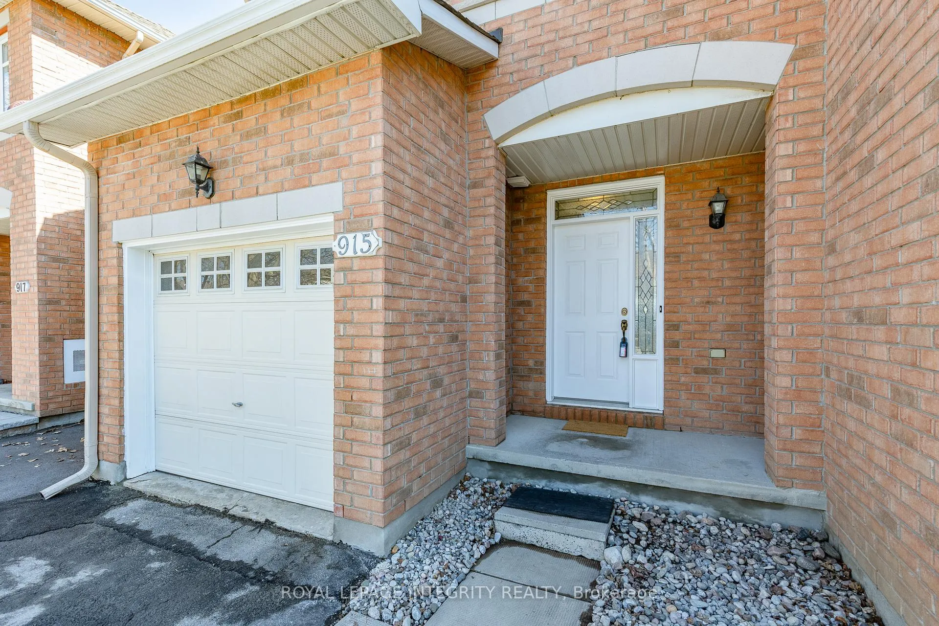 Photo 3 of 915 Schooner Crescent, Ottawa, Riverside South/Gloucester Glen — HOMEH